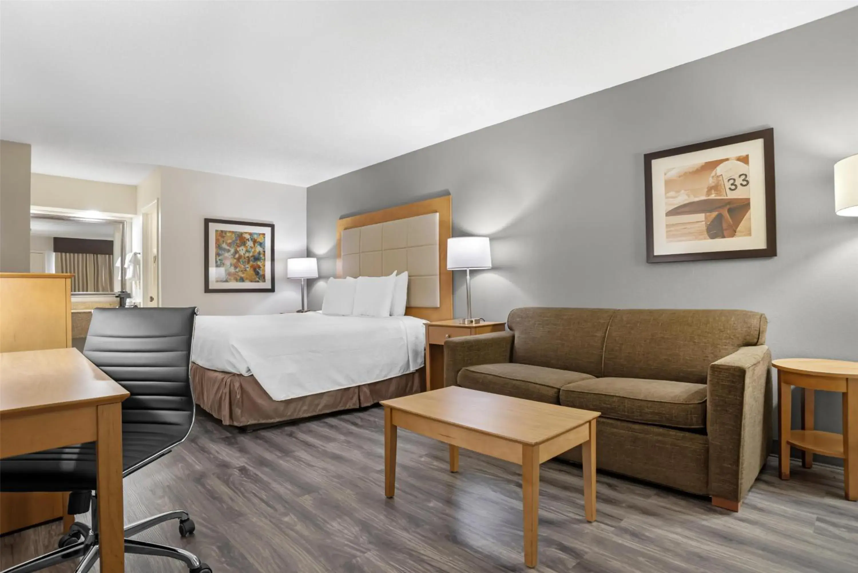 Bedroom, Bed in Best Western Airport Inn Bedroom, Bed in Best Western Airport Inn