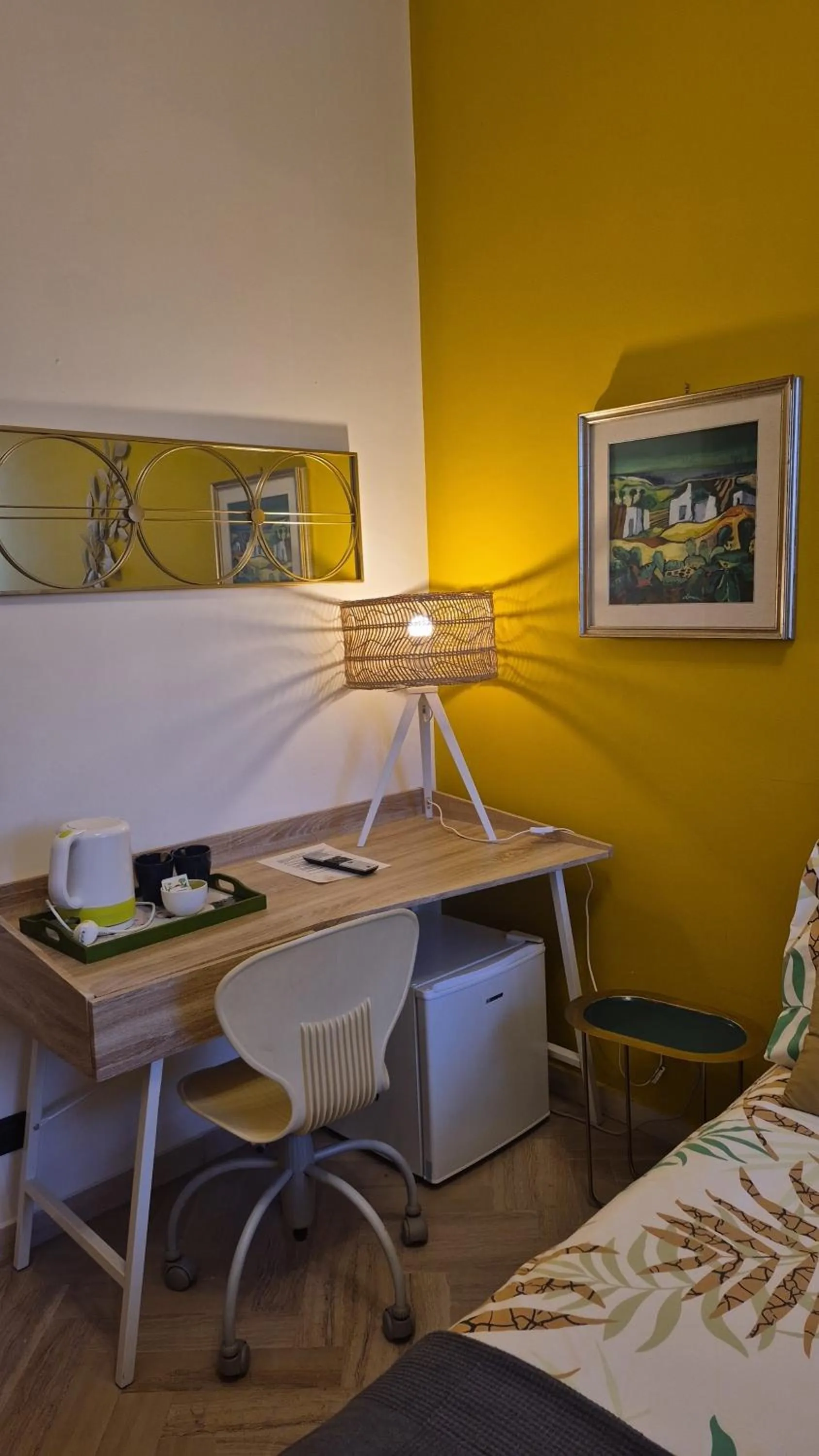 Bed in The Orange Groove