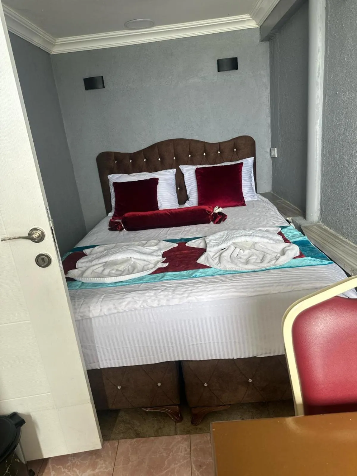 Property building, Bed in Happy Suite Boutique Hotel