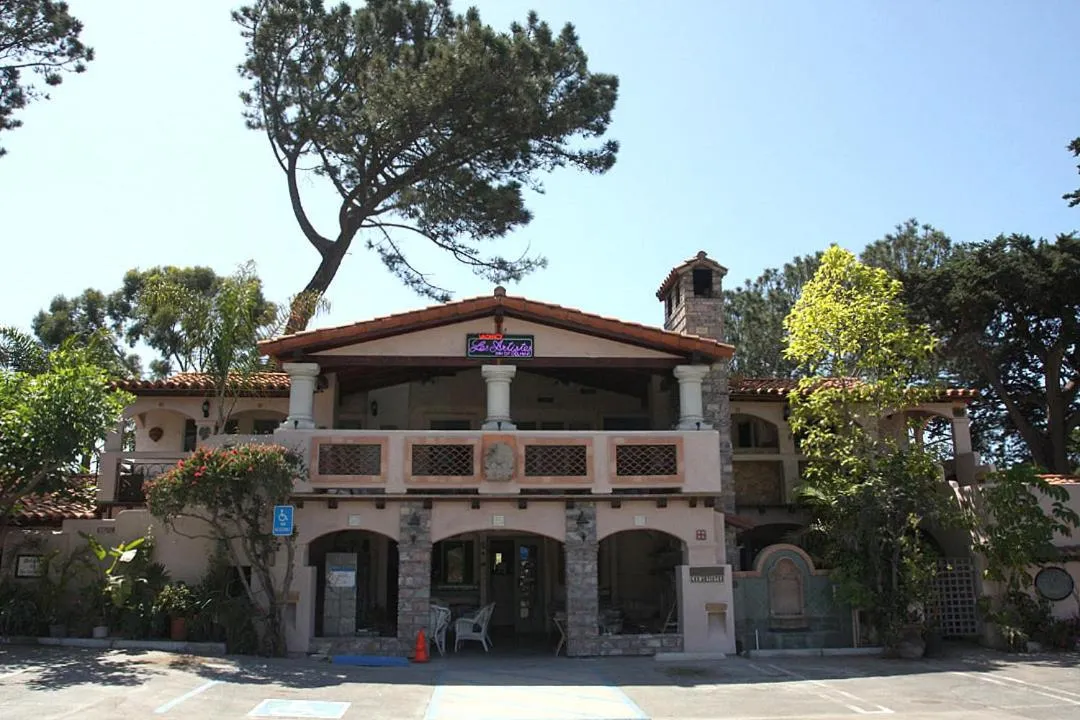 Property building in Les Artistes Inn