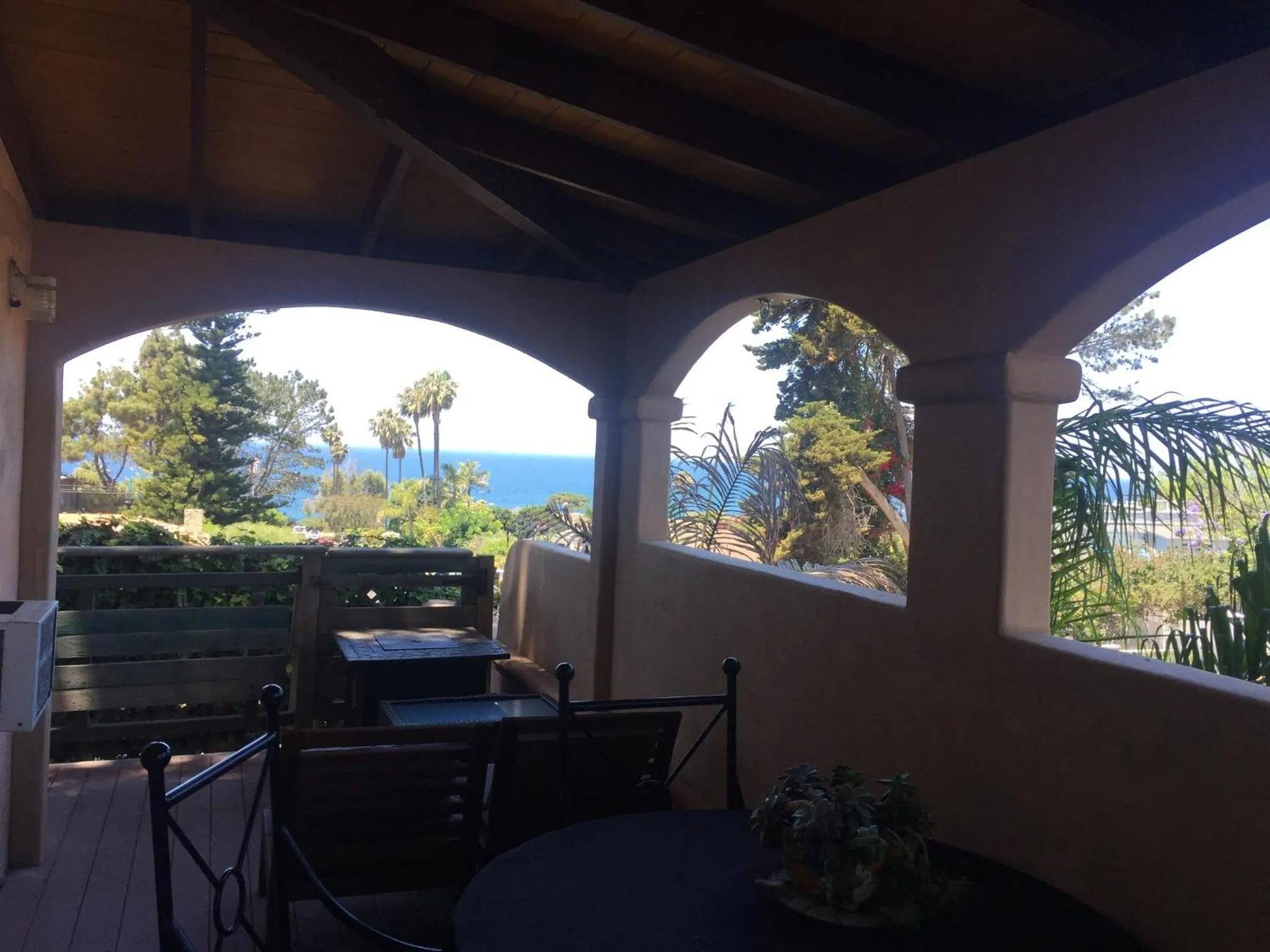 Patio in Les Artistes Inn