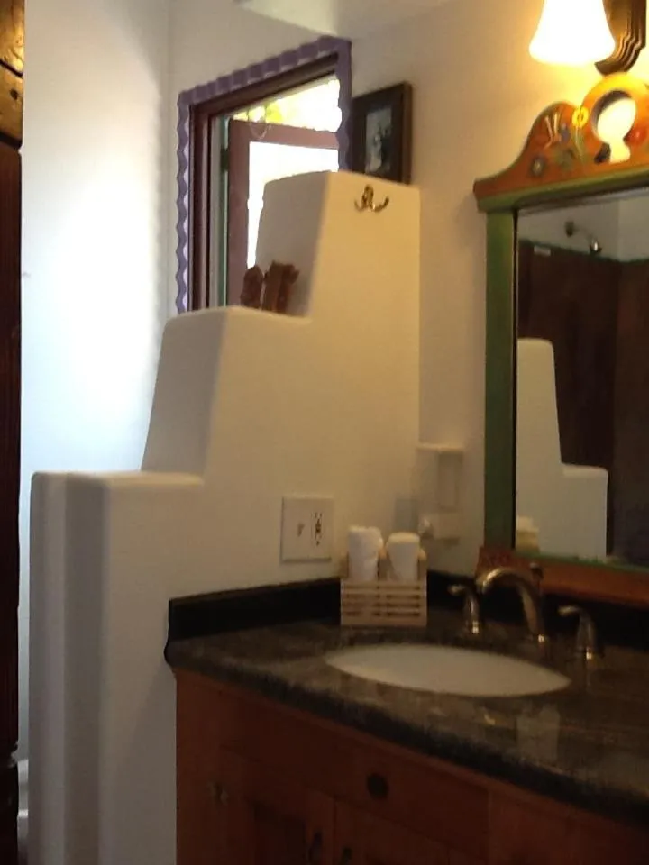 Bathroom in Les Artistes Inn
