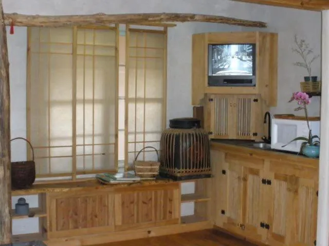Kitchen or kitchenette in Les Artistes Inn
