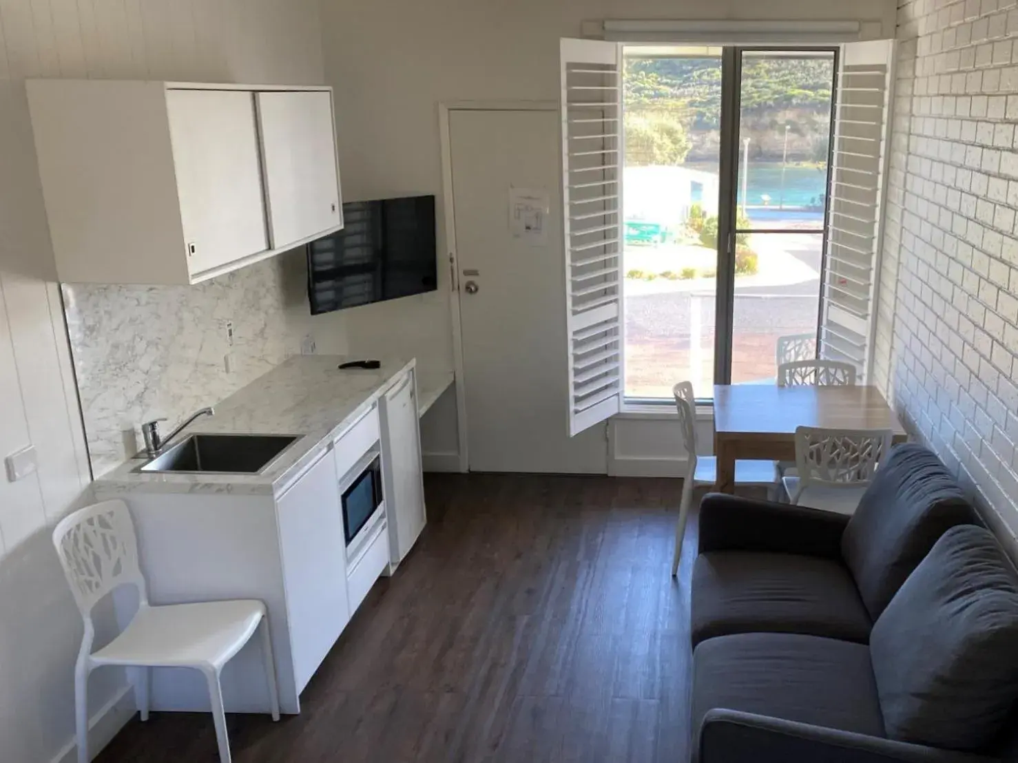 Living room in Southern Ocean Motor Inn Living room in Southern Ocean Motor Inn