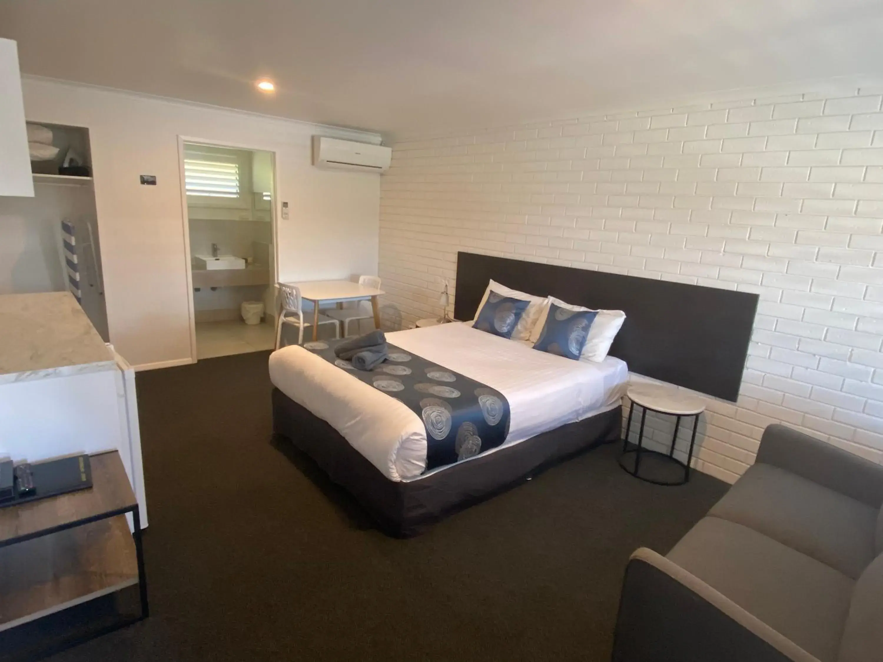 Bed in Southern Ocean Motor Inn Bed in Southern Ocean Motor Inn