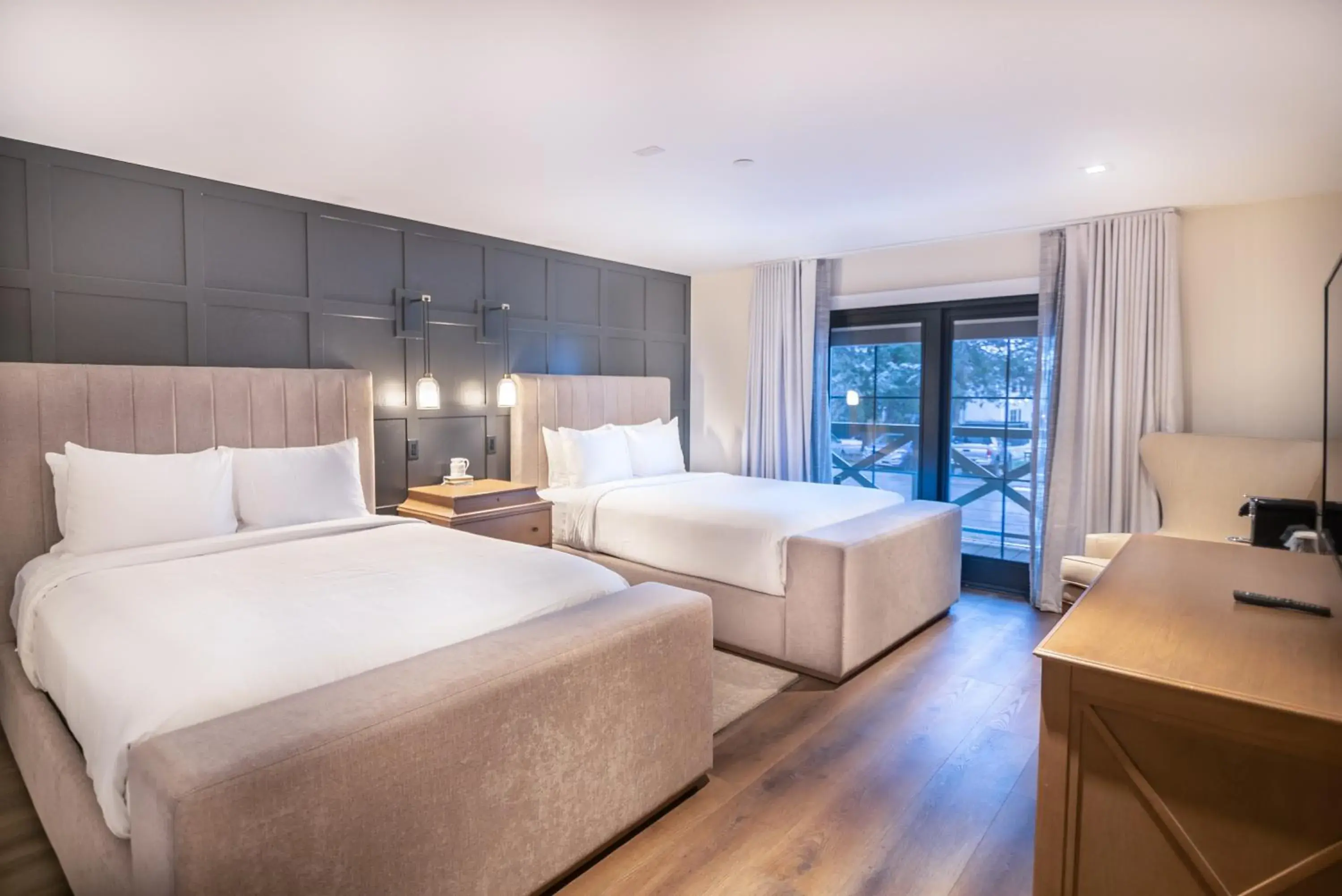 Queen Room with Balcony in Homestead Resort Queen Room with Balcony in Homestead Resort