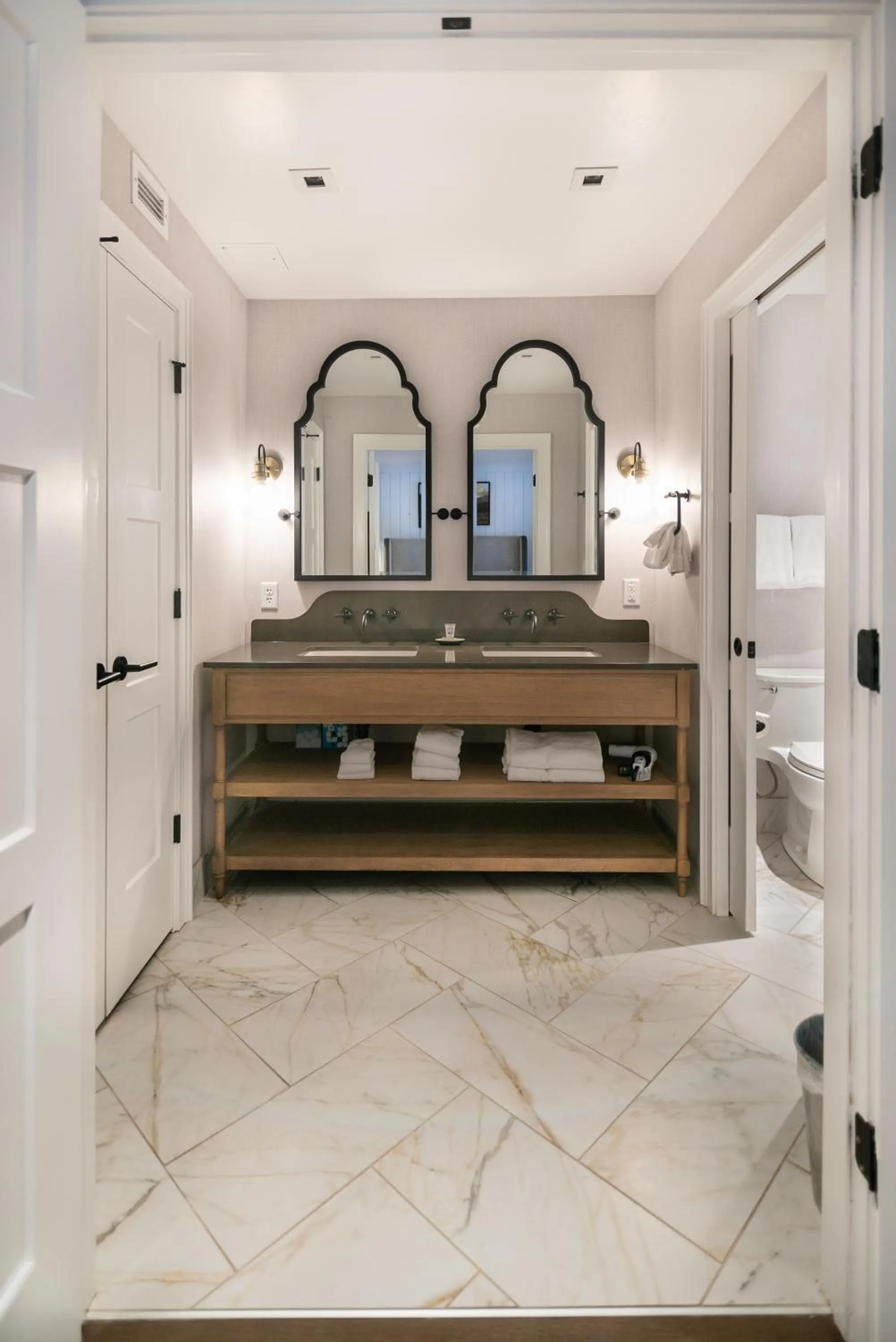 Bathroom, Bed in Homestead Midway Utah