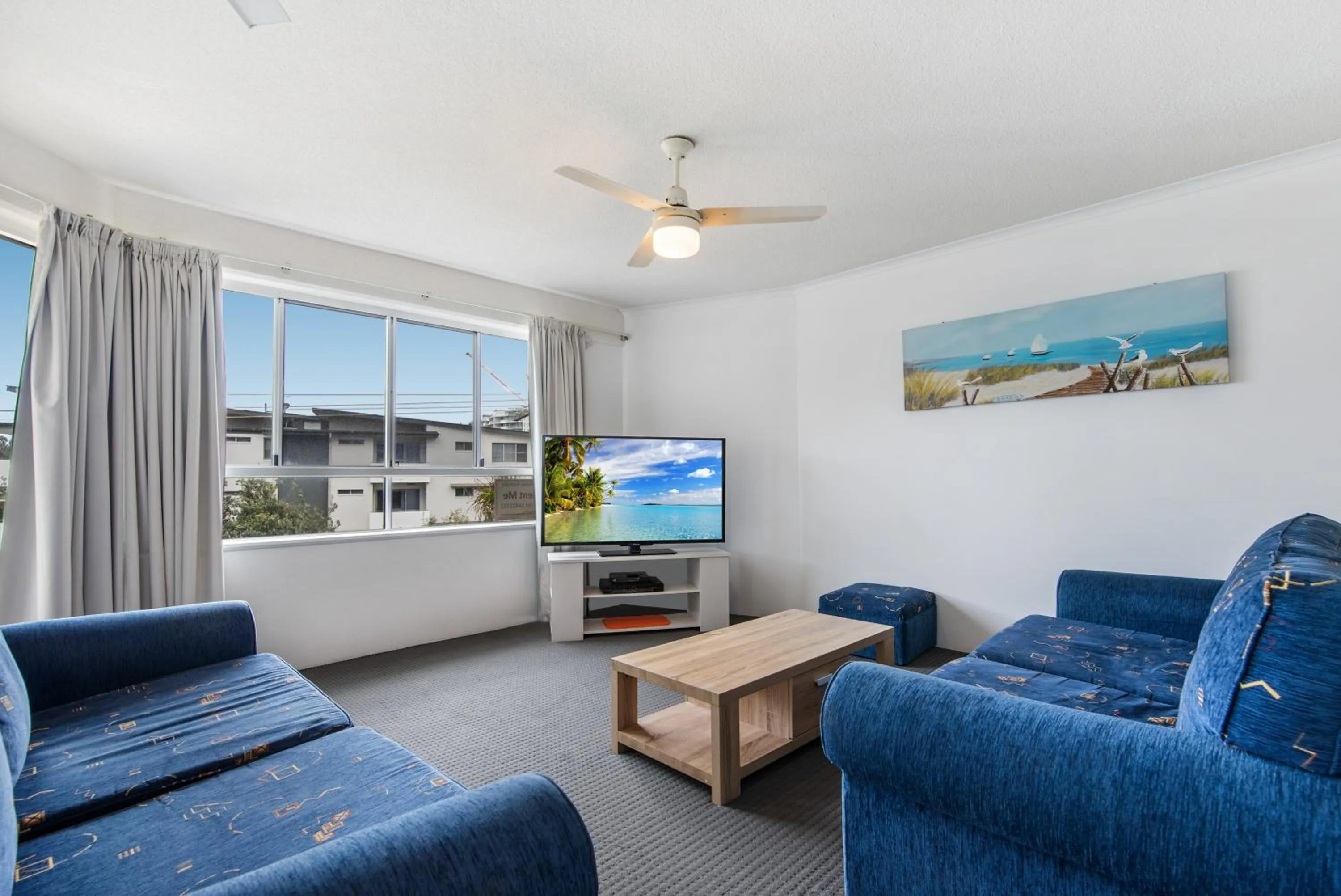 TV and multimedia in Surfcomber on the Beach