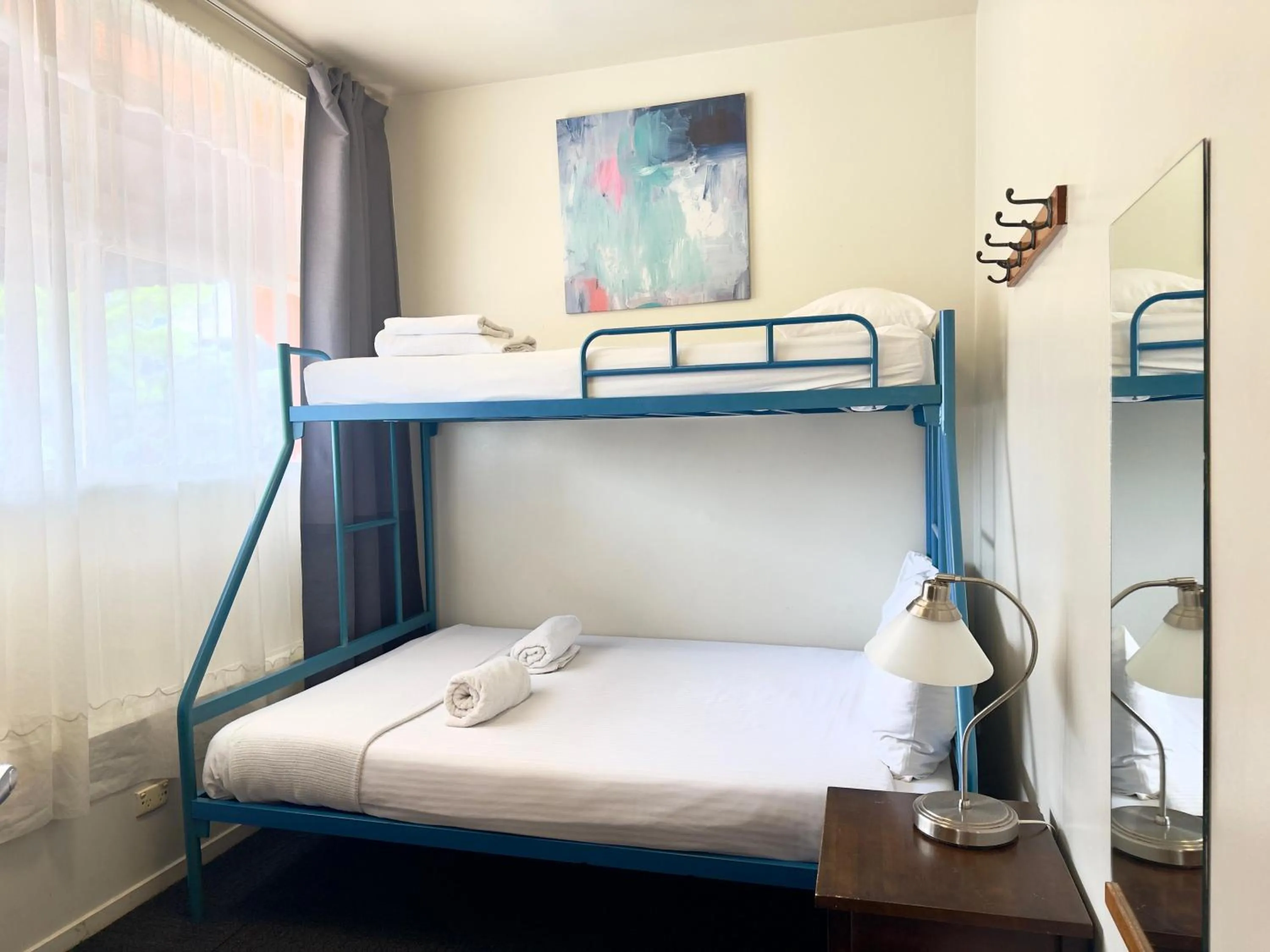 Bed in City Backpackers HQ