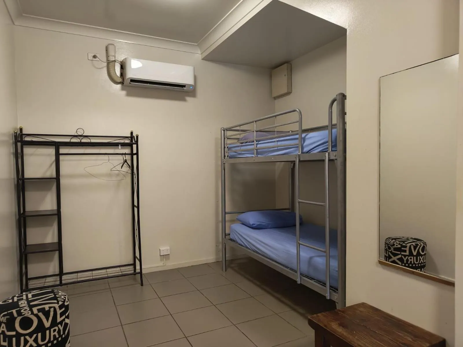 Bedroom, Bed in City Backpackers HQ