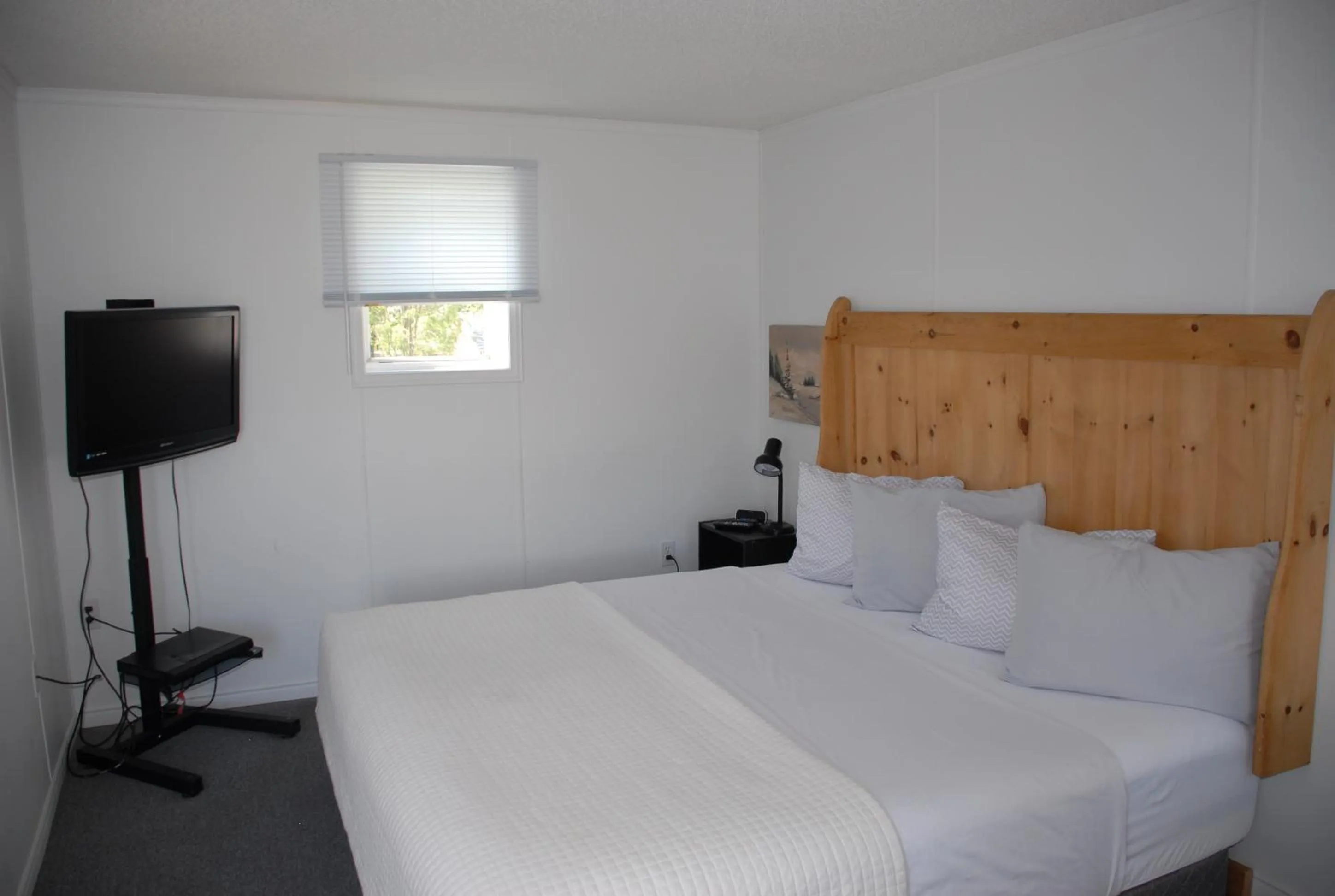 Bed in Harbourview Motel and Accommodations