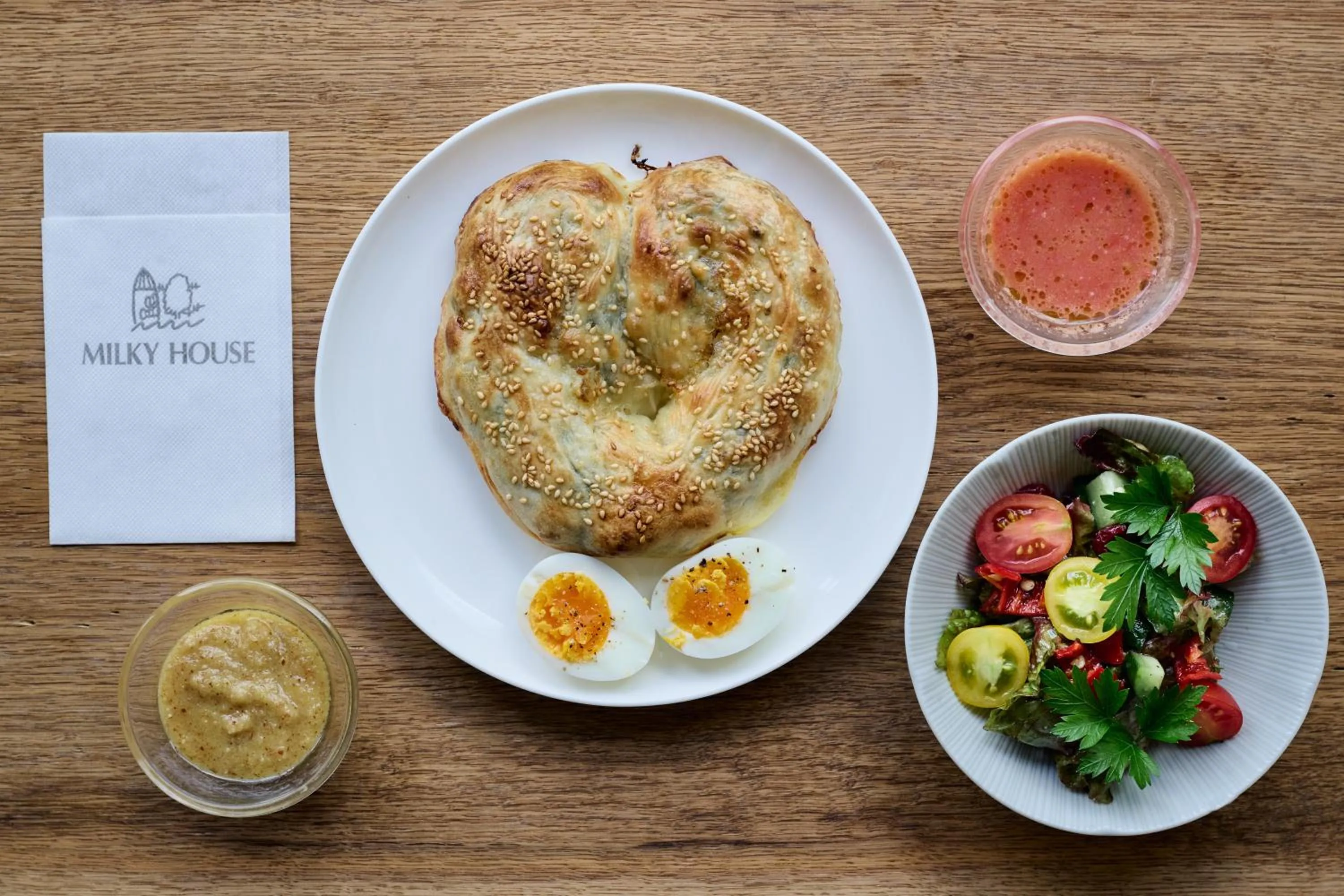 Restaurant/places to eat in Country Inn Milky House