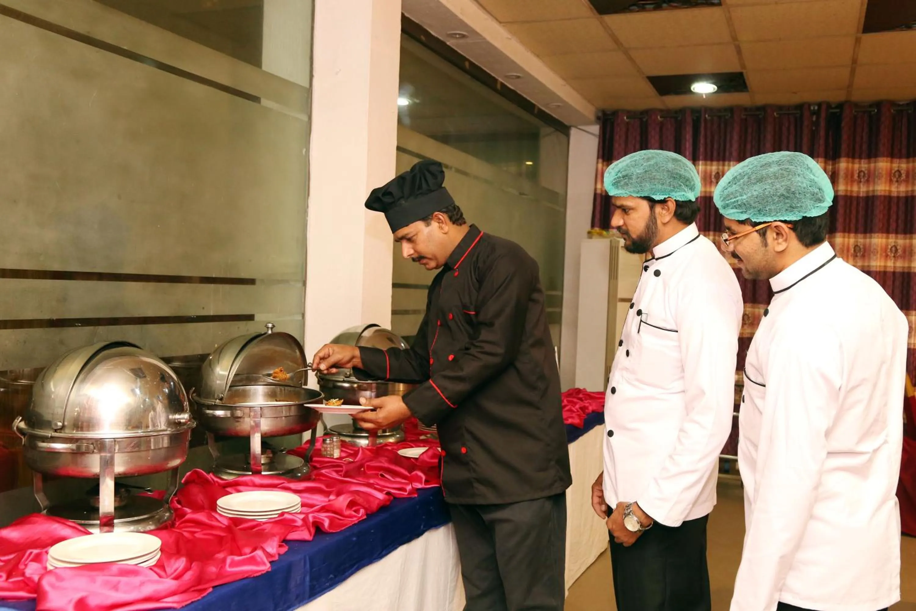 Restaurant/places to eat in Fiesta Inn Hotel & Resorts Multan