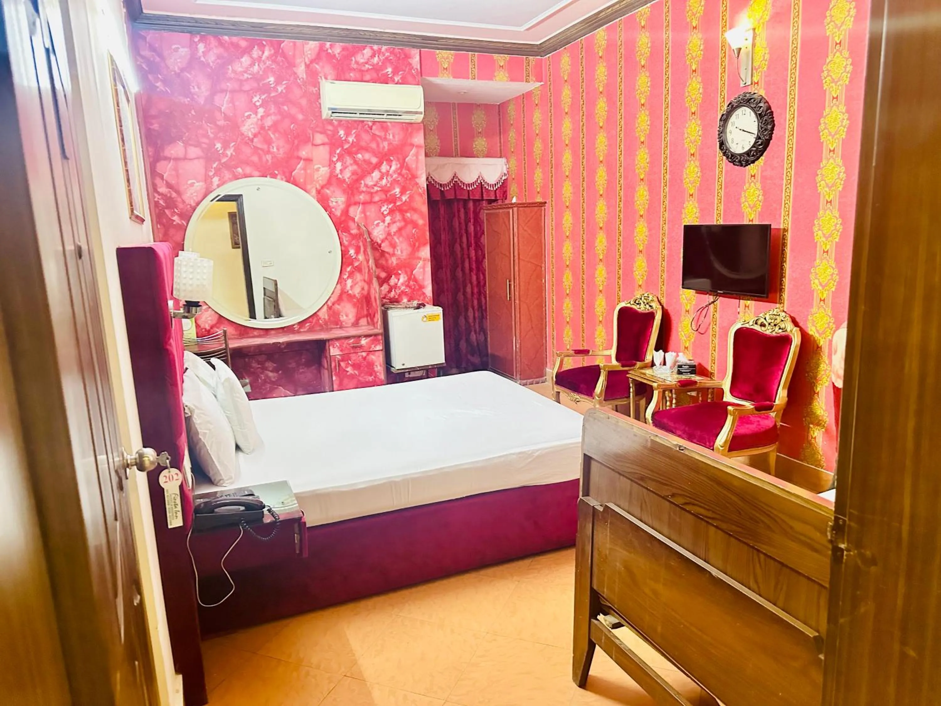 Bed in Fiesta Inn Hotel & Resorts Multan