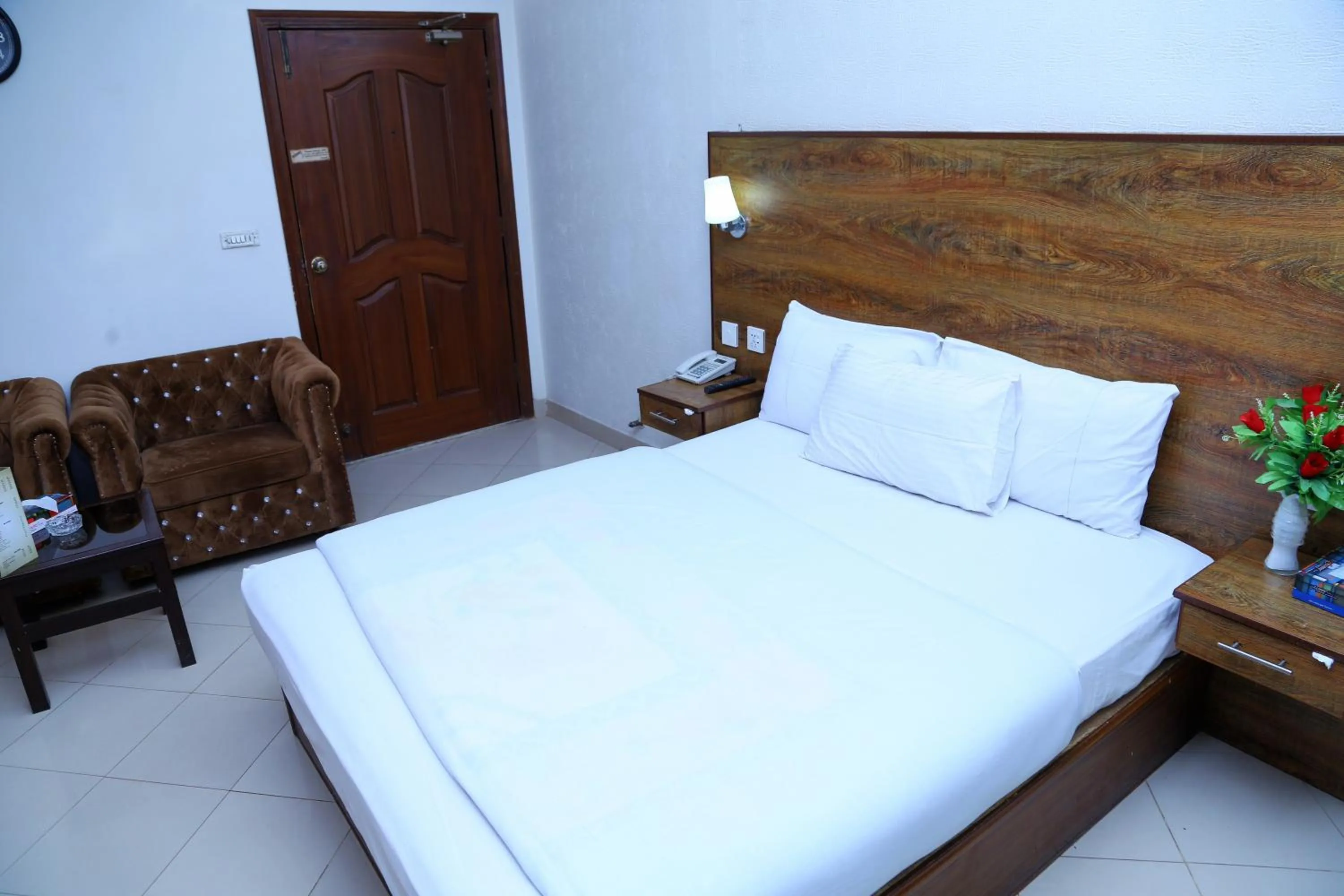 Bed in Fiesta Inn Hotel & Resorts Multan