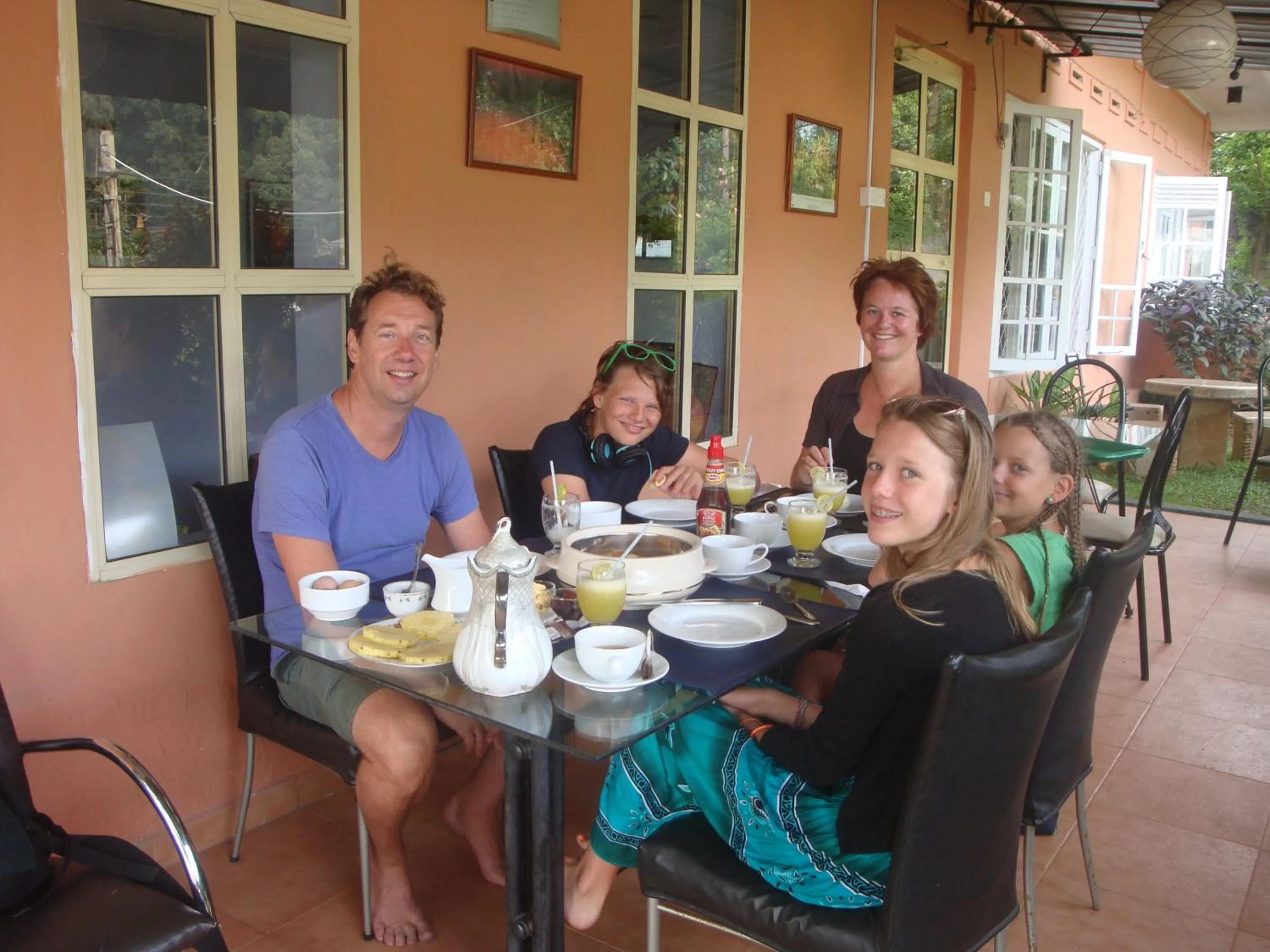 Restaurant/places to eat in Days Inn