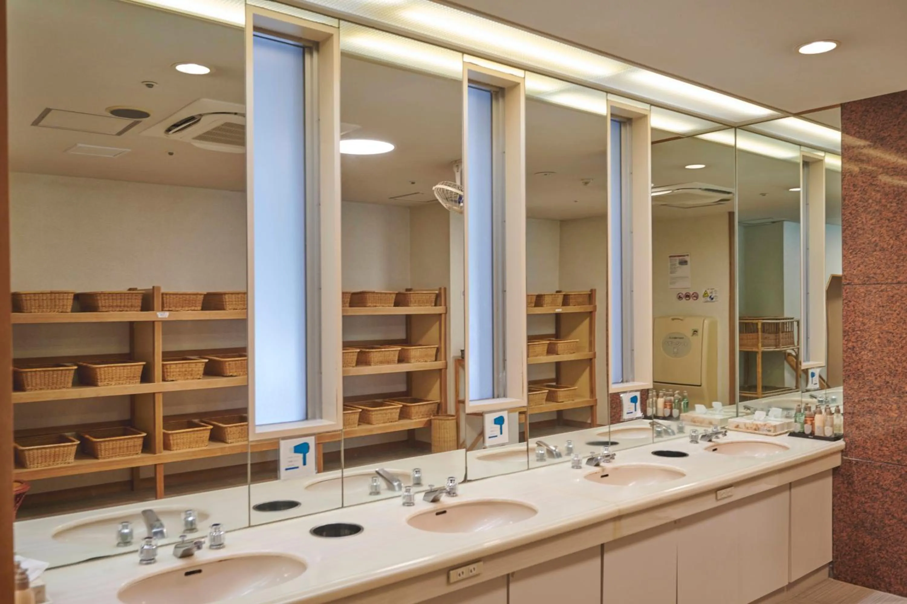 Area and facilities in Hakone Pax Yoshino