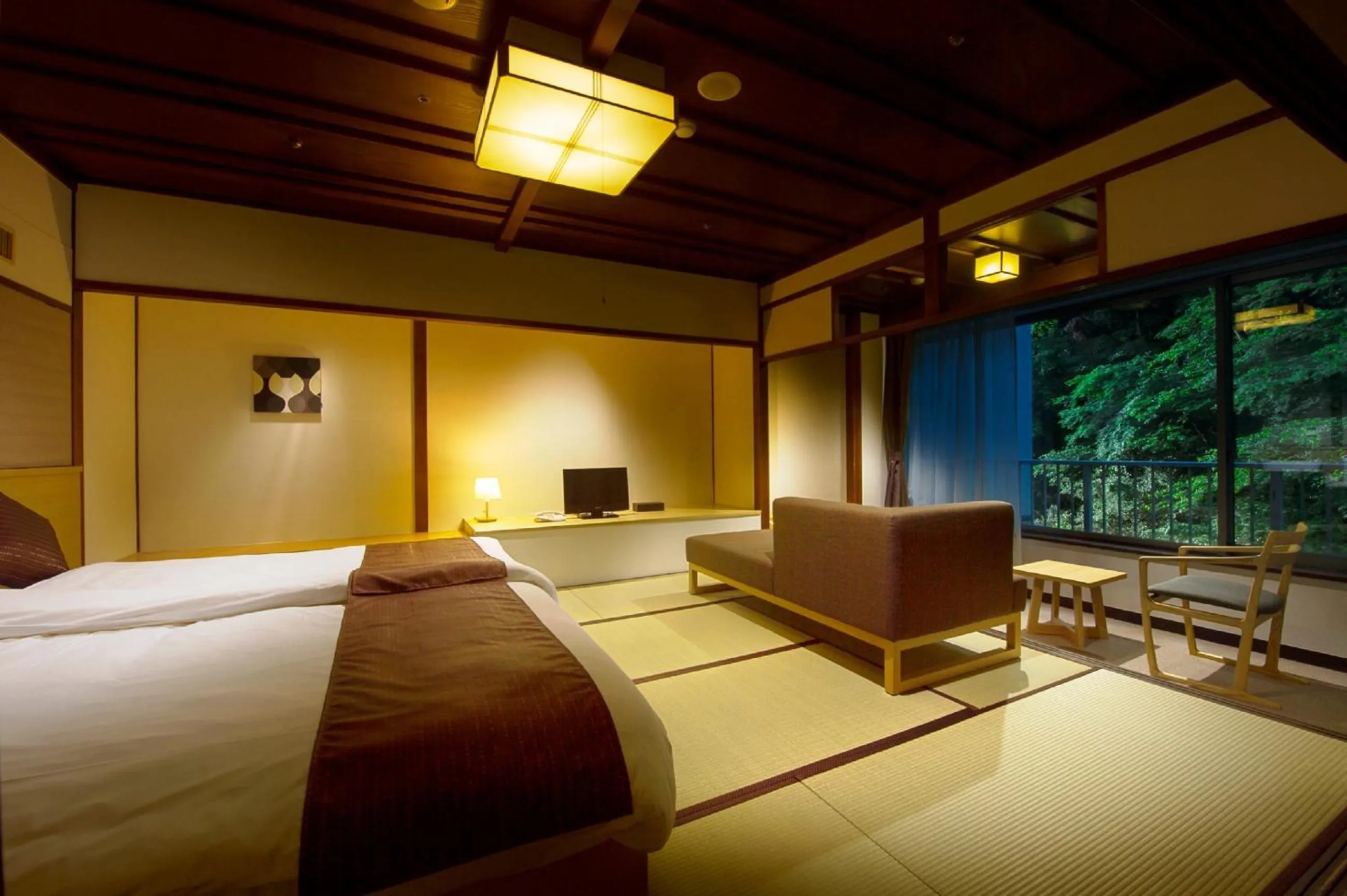 Photo of the whole room, Bed in Hakone Pax Yoshino