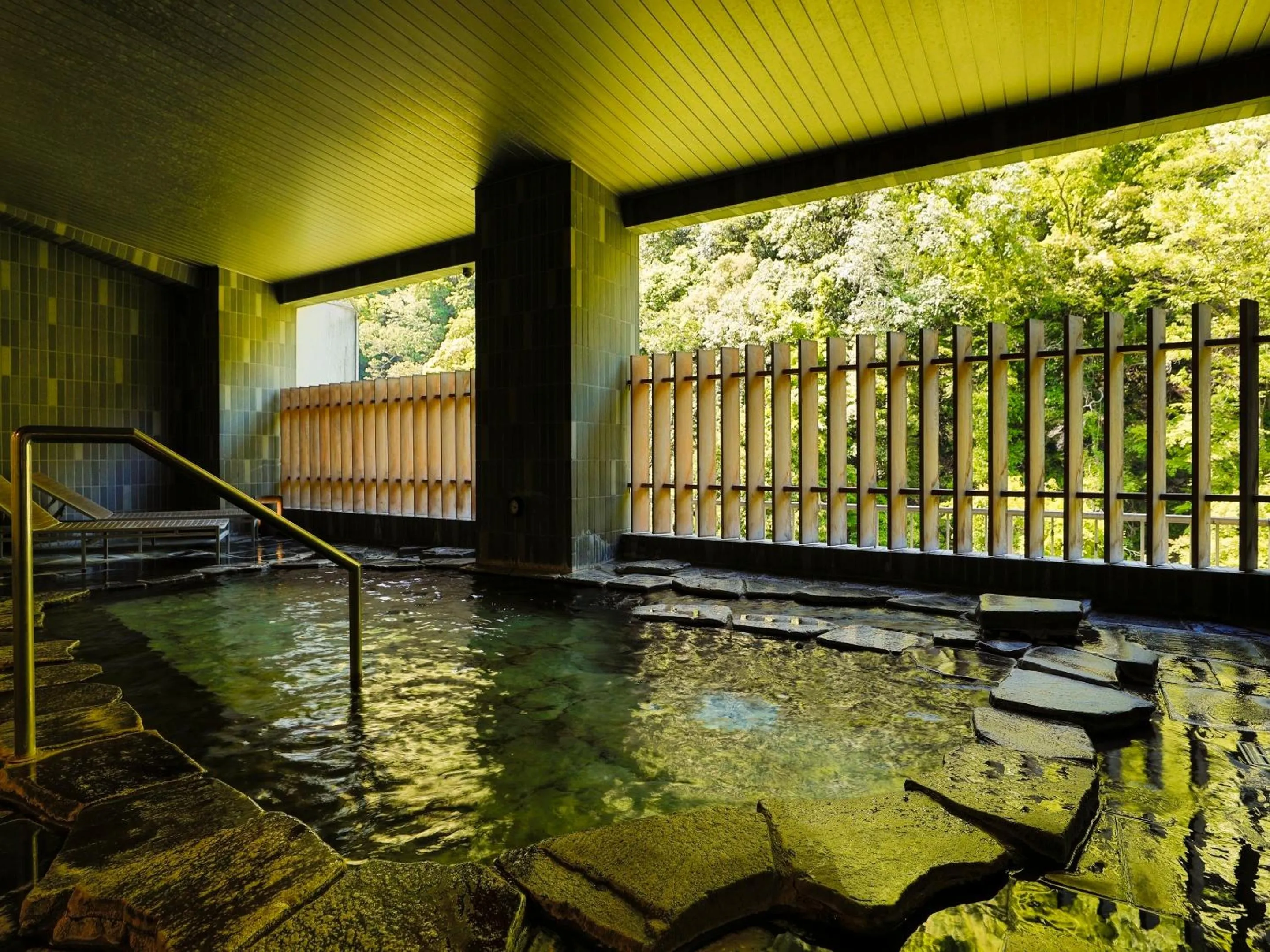 Public Bath in Hakone Pax Yoshino