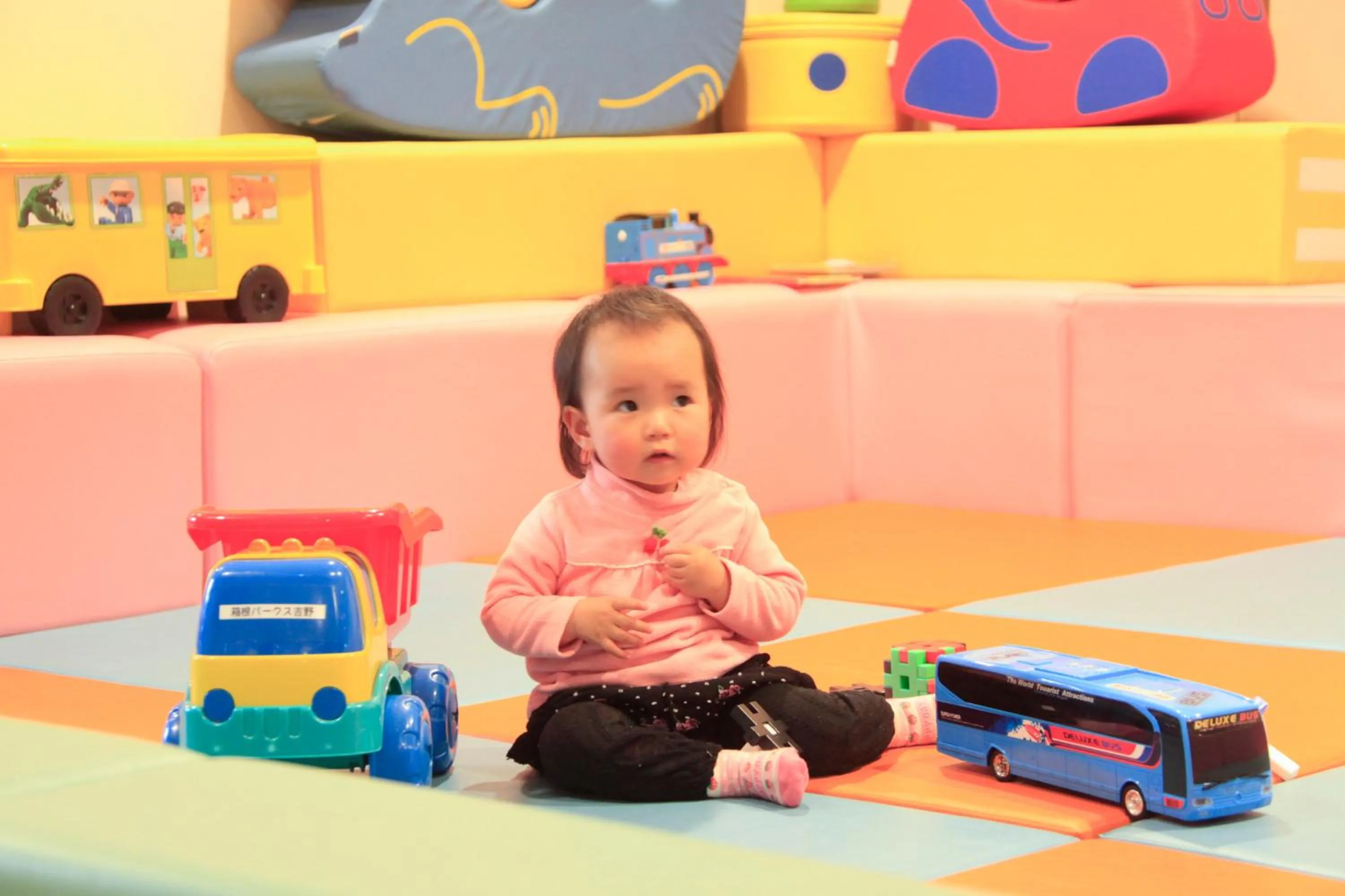 People in Hakone Pax Yoshino