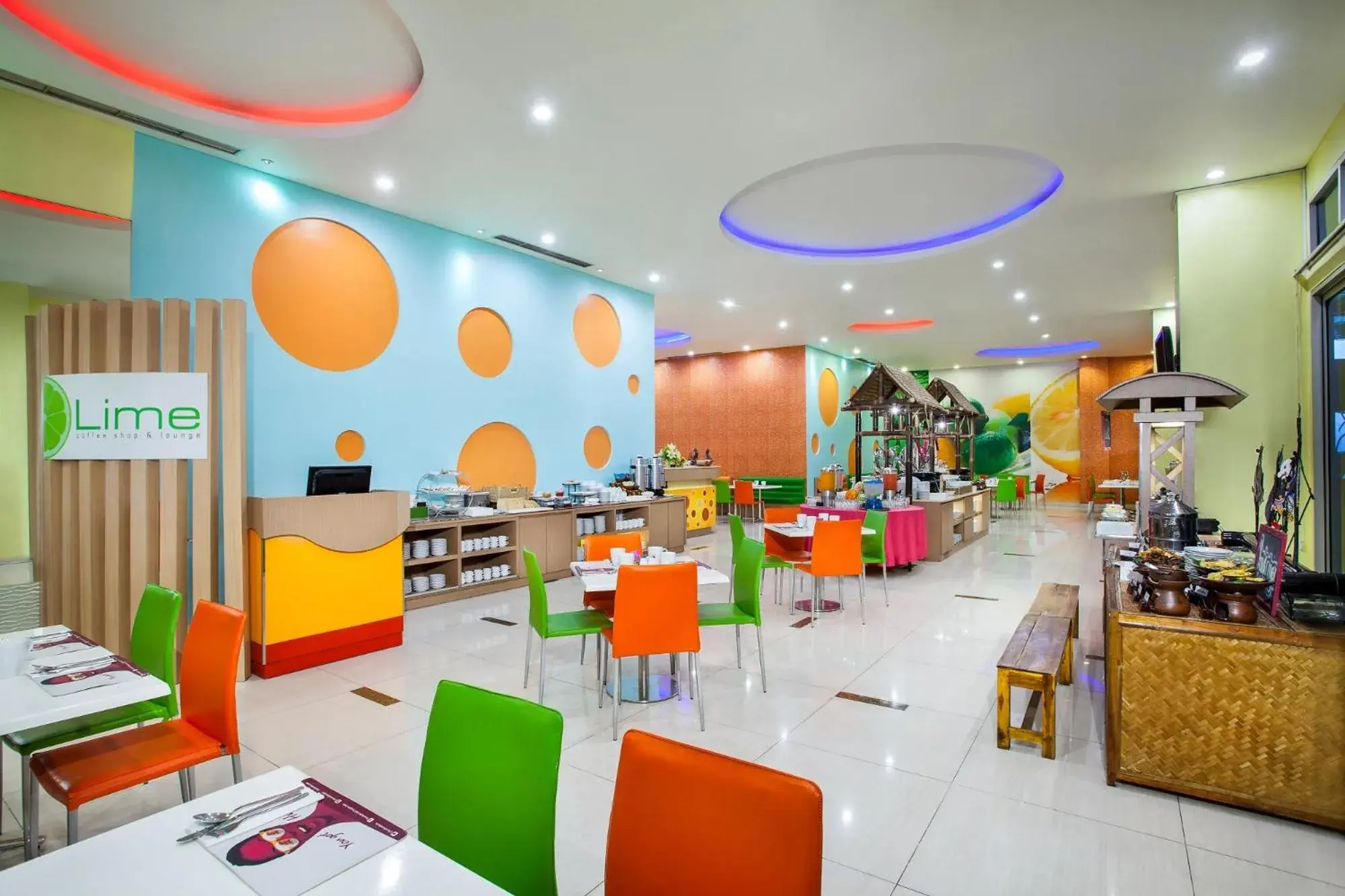 Restaurant/places to eat in favehotel Manahan - Solo Restaurant/places to eat in favehotel Manahan - Solo