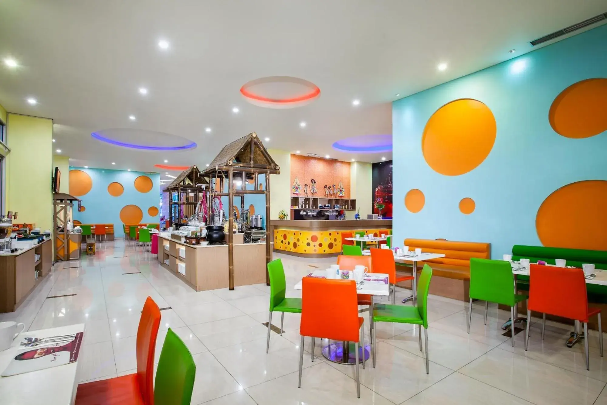 Restaurant/places to eat in favehotel Manahan - Solo Restaurant/places to eat in favehotel Manahan - Solo
