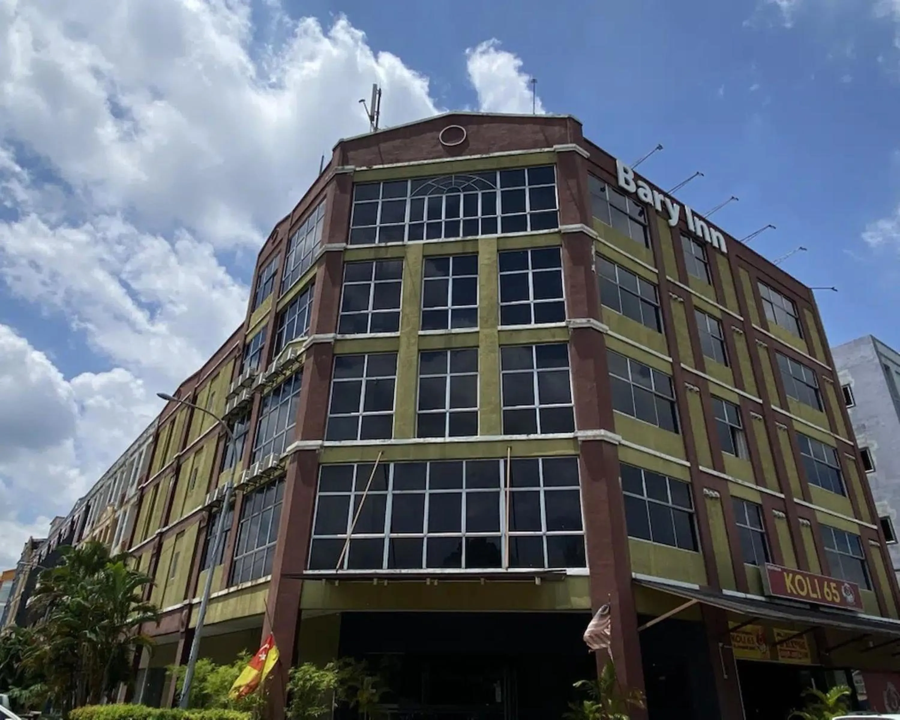 Facade/entrance in Collection O KLIA Formerly Bary Inn