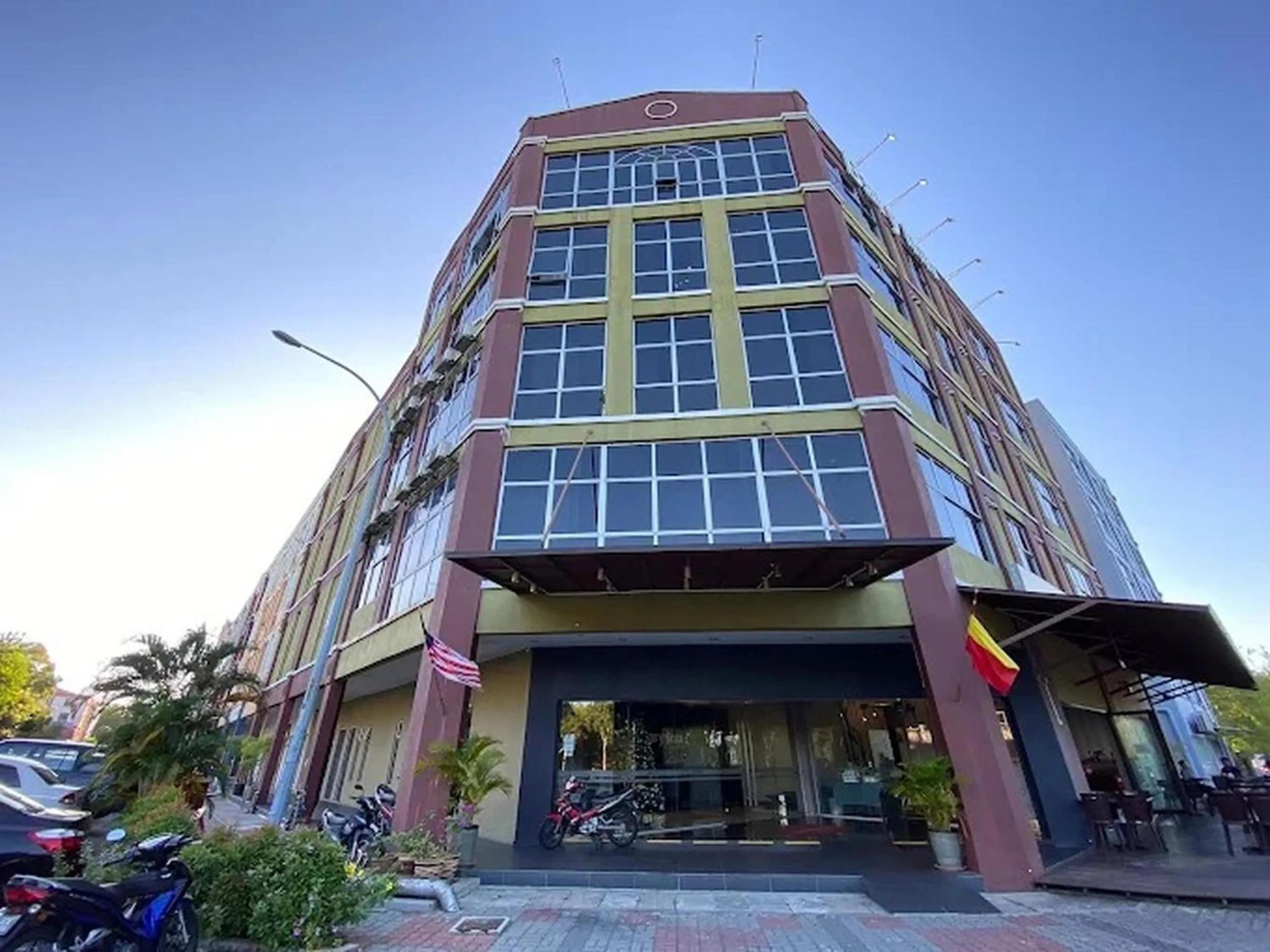 Property building in Collection O KLIA Formerly Bary Inn