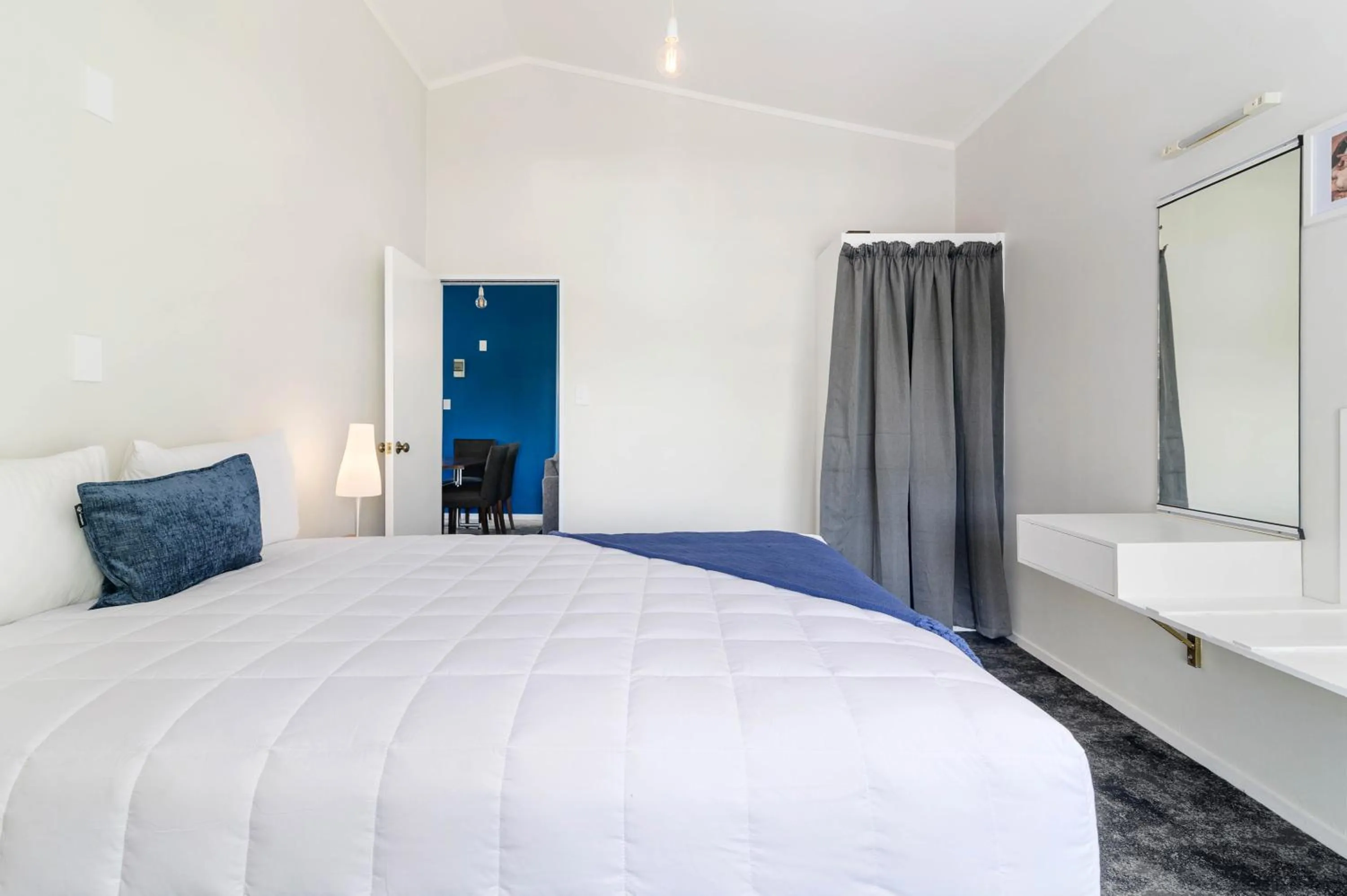 Bed in Lake Lodge Motel Rotorua