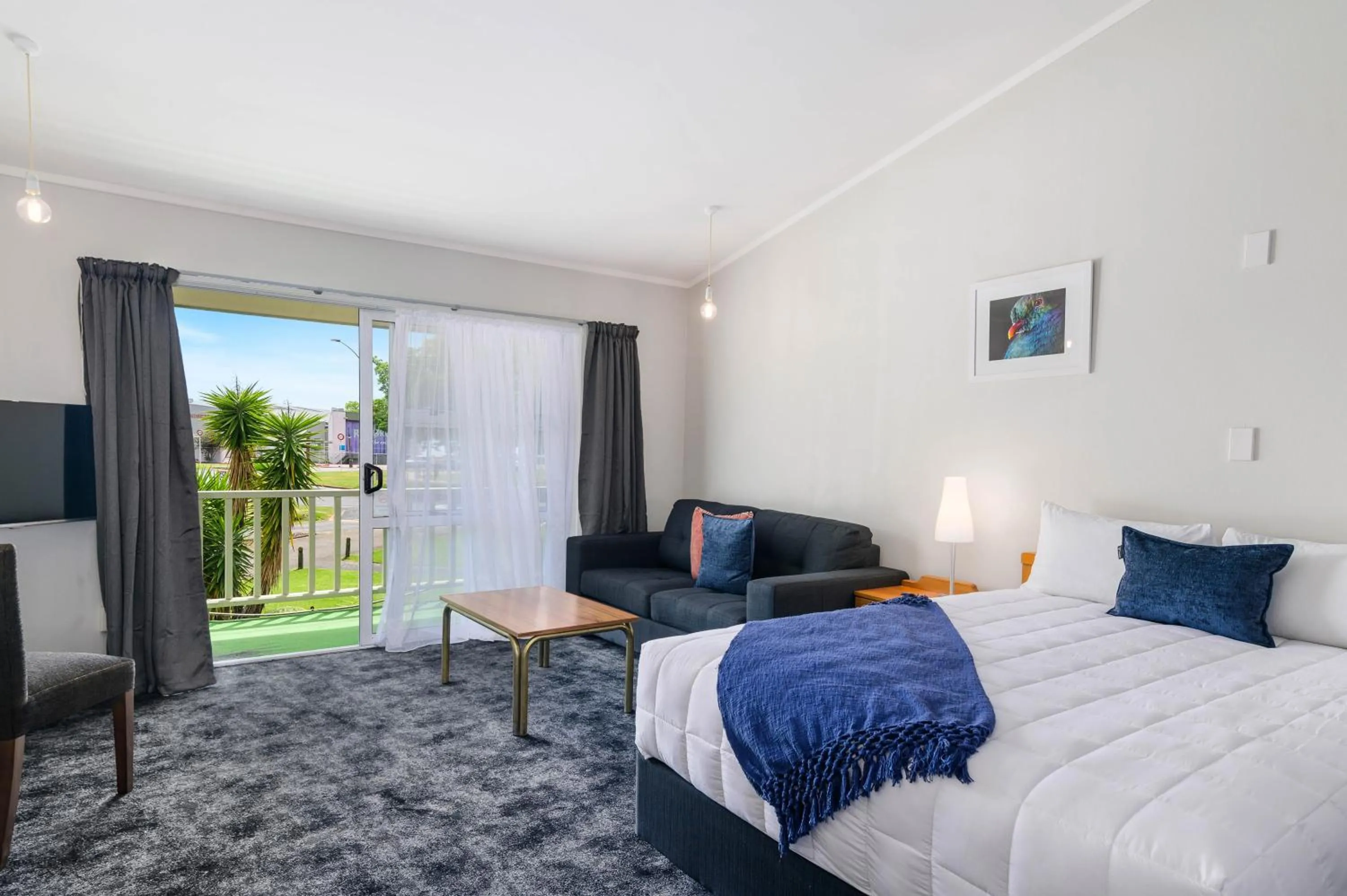 Bed in Lake Lodge Motel Rotorua