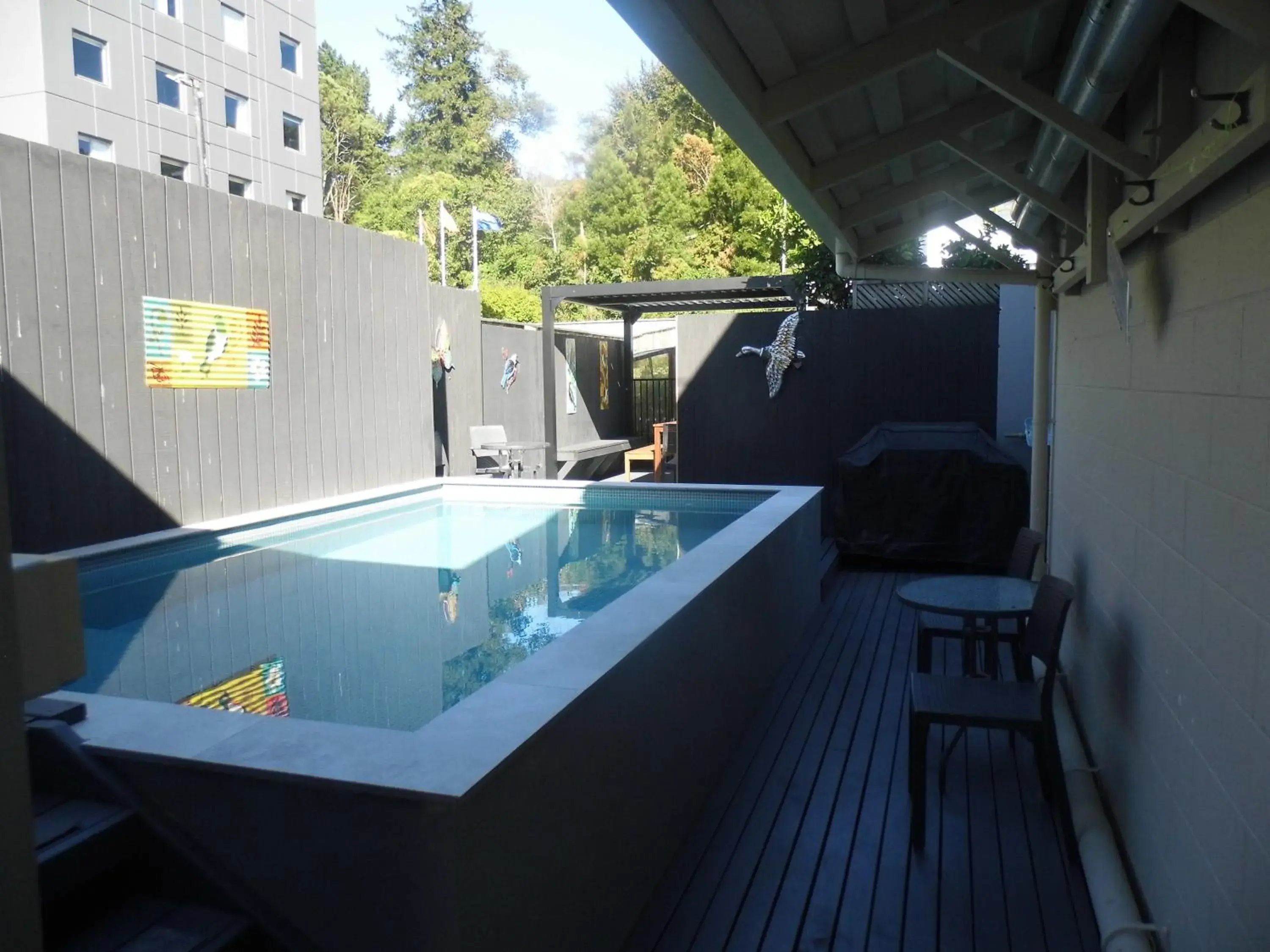 Swimming Pool in Lake Lodge Motel Rotorua