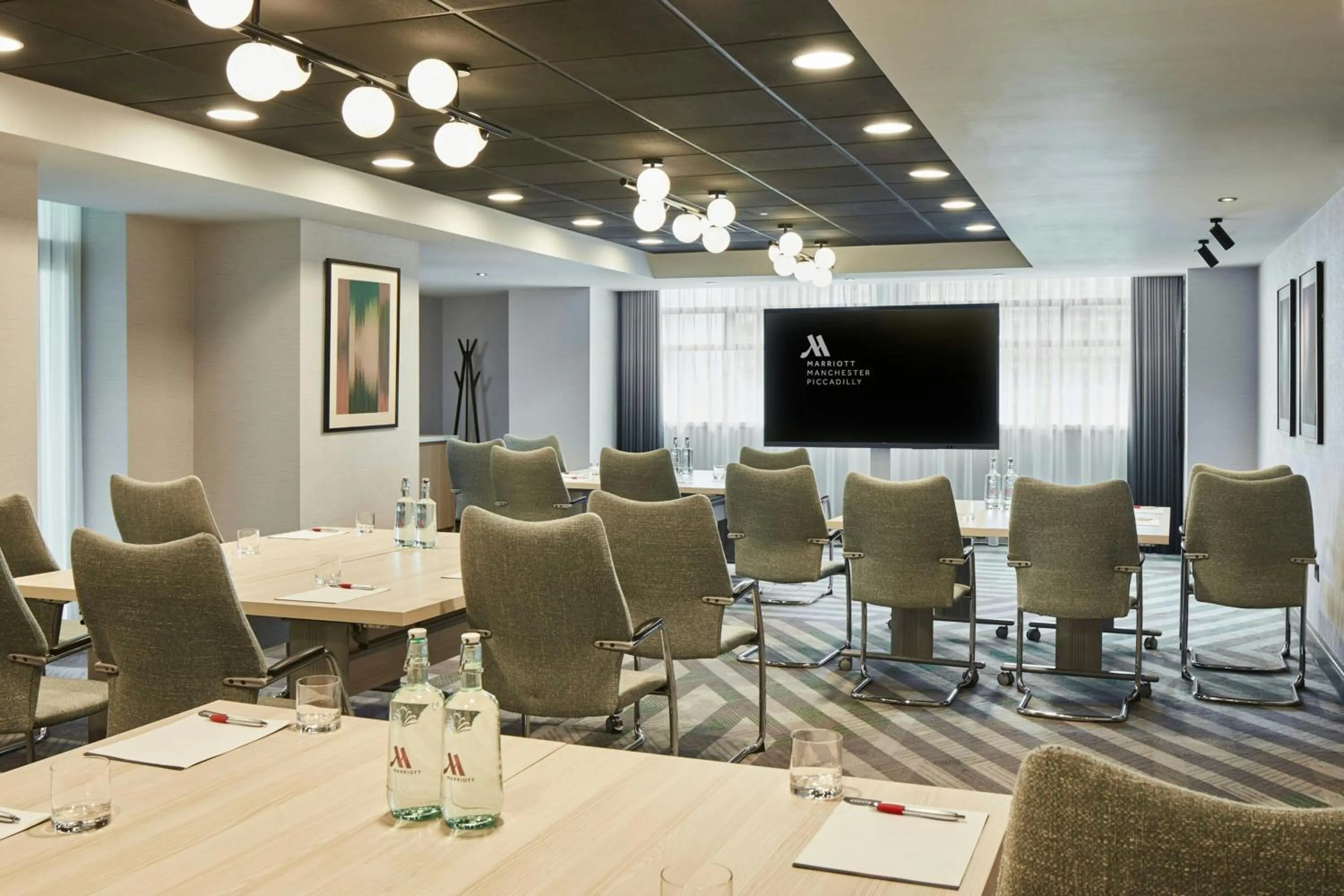 Lounge or bar in Manchester Marriott Hotel Piccadilly