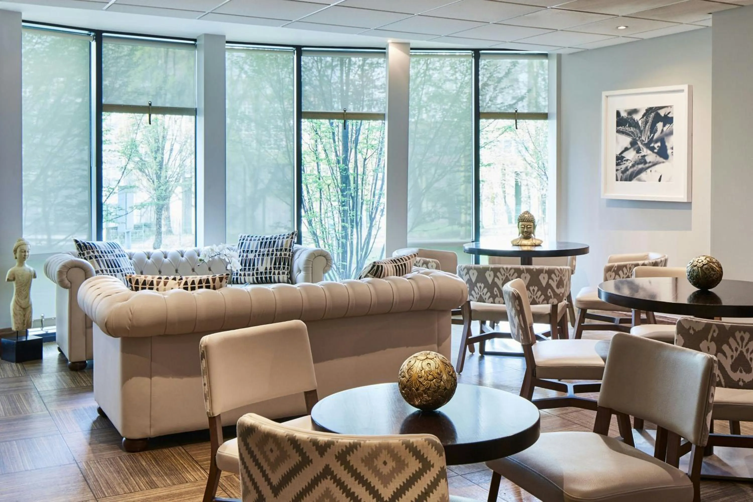 Lounge or bar in Manchester Marriott Hotel Piccadilly