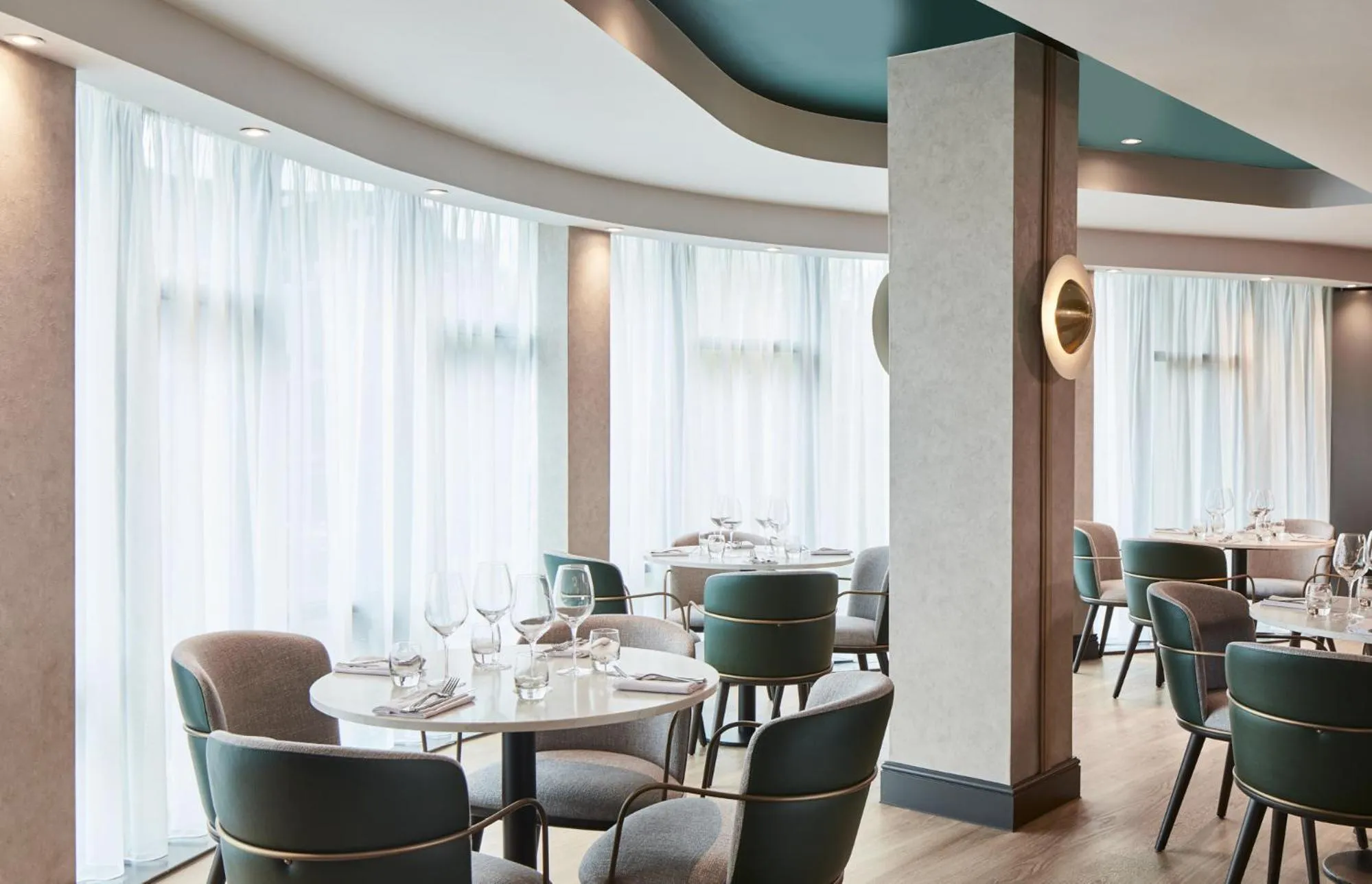 Restaurant/places to eat in Manchester Marriott Hotel Piccadilly