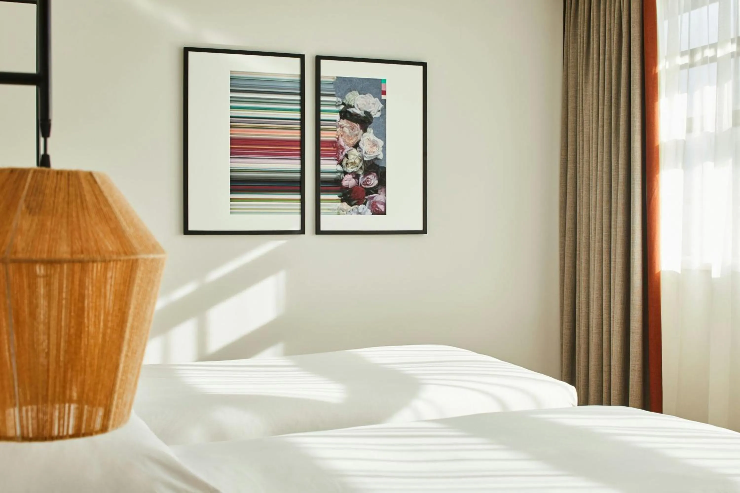 Photo of the whole room, Bed in Manchester Marriott Hotel Piccadilly