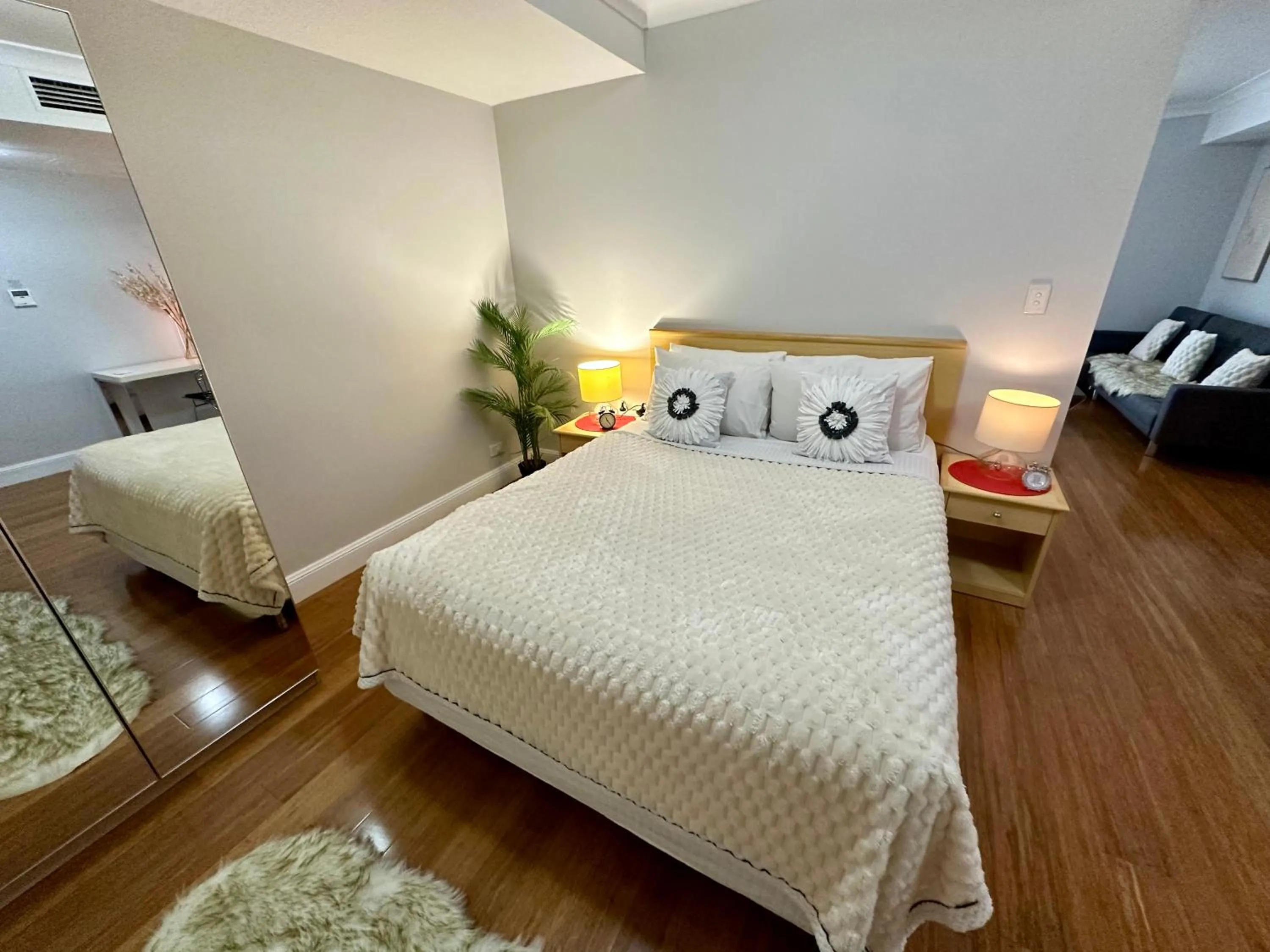 Bed in Sydney Airport Suites