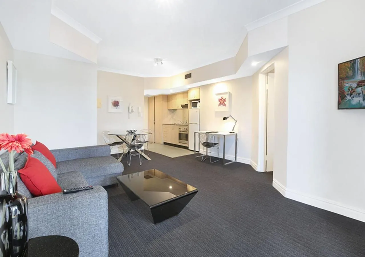 Photo of the whole room in Sydney Airport Suites