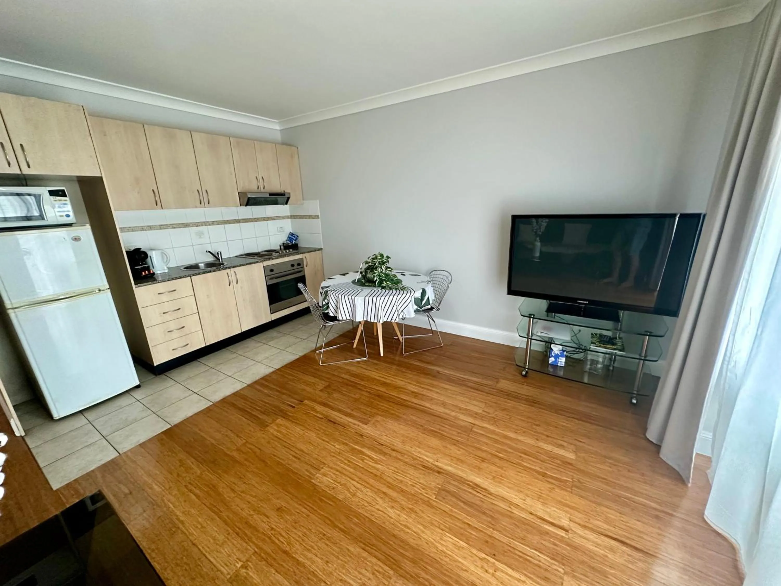 Living room in Sydney Airport Suites