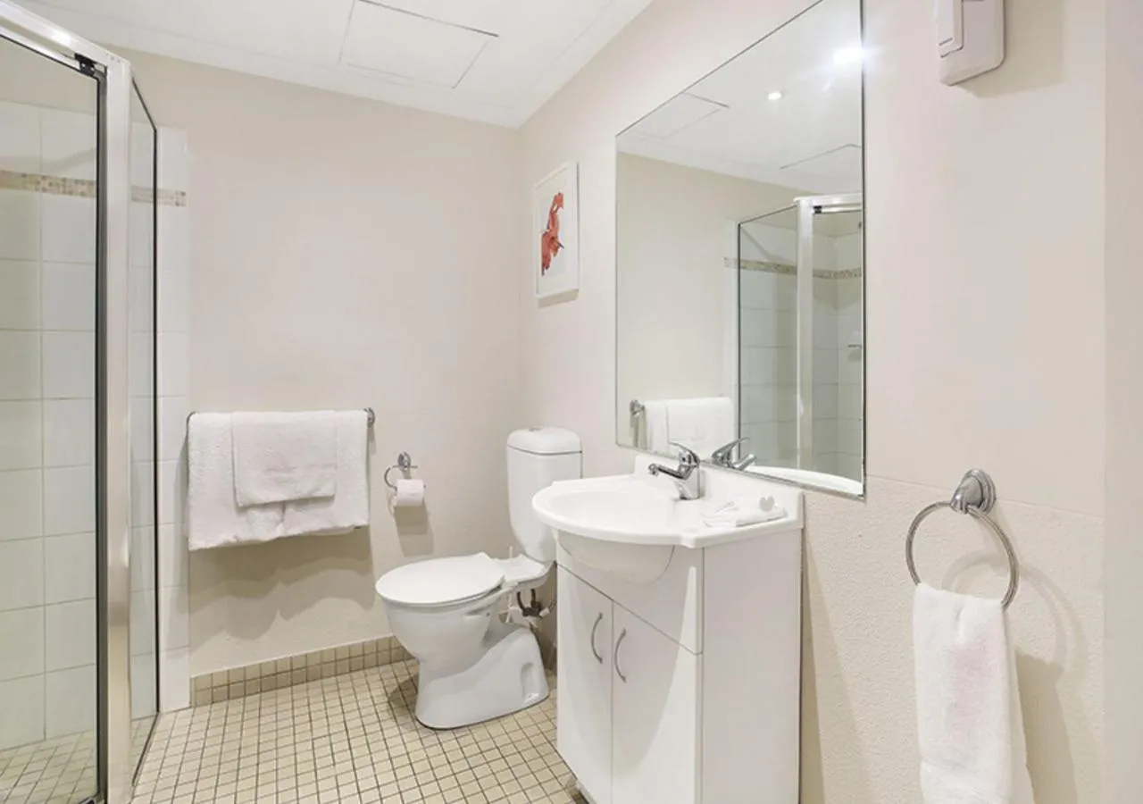 Bathroom in Sydney Airport Suites