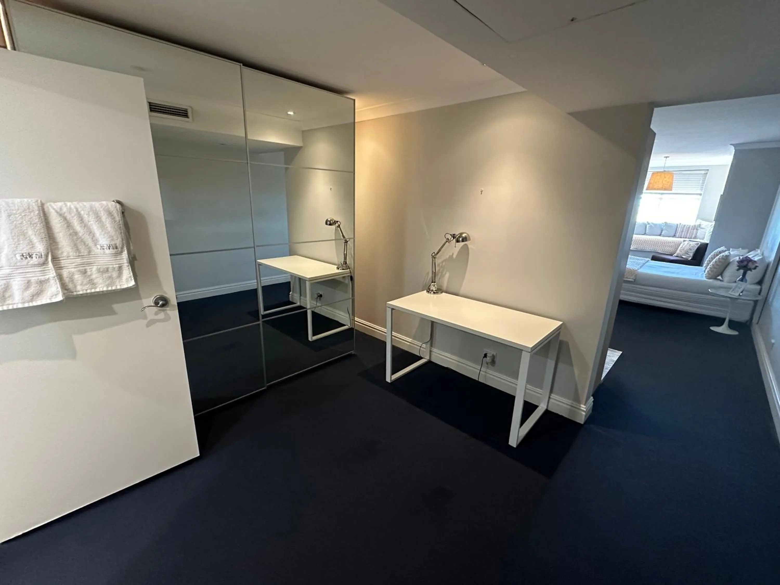 wardrobe in Sydney Airport Suites