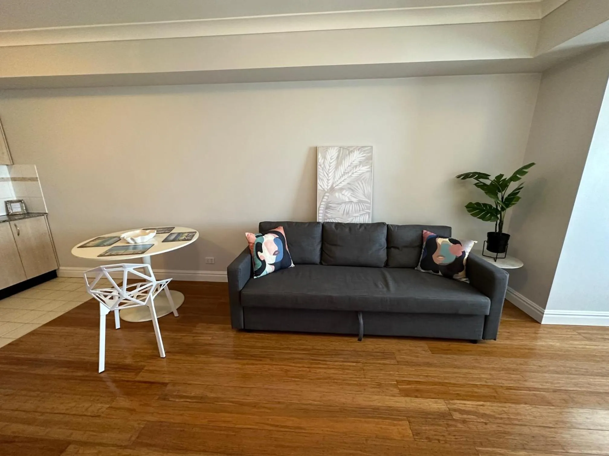Living room in Sydney Airport Suites