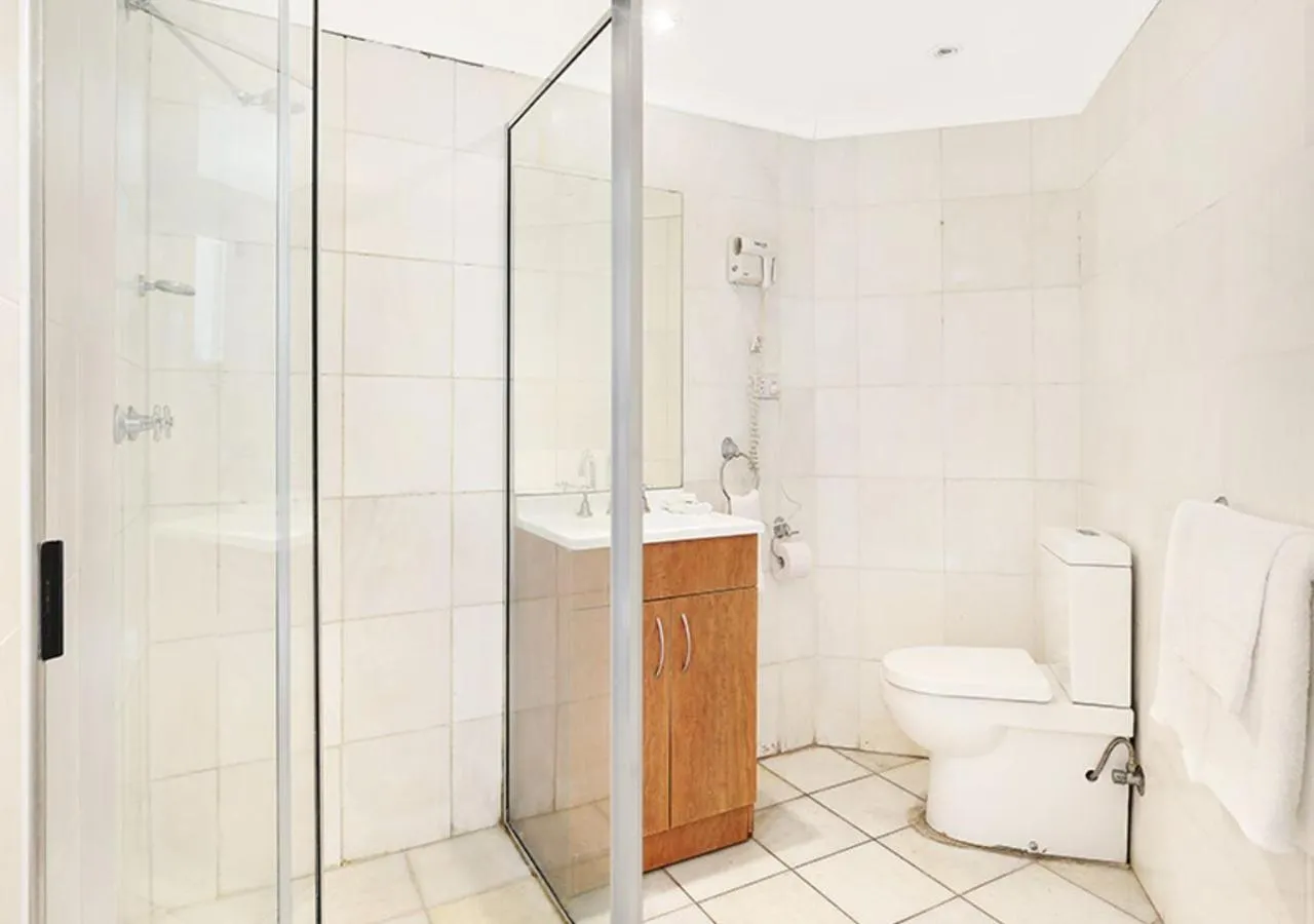 Bathroom in Sydney Airport Suites