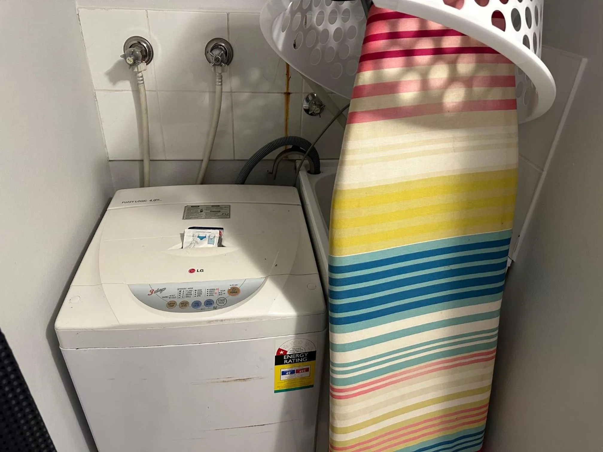 washing machine in Sydney Airport Suites