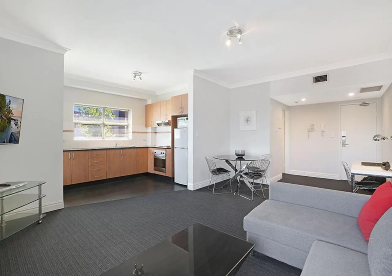 Photo of the whole room in Sydney Airport Suites