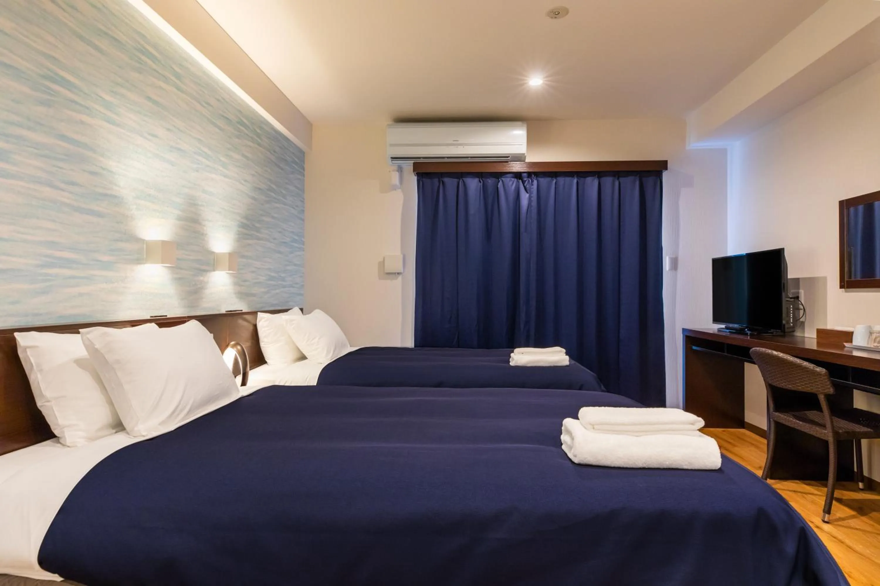 Photo of the whole room, Bed in Cococious Monpa