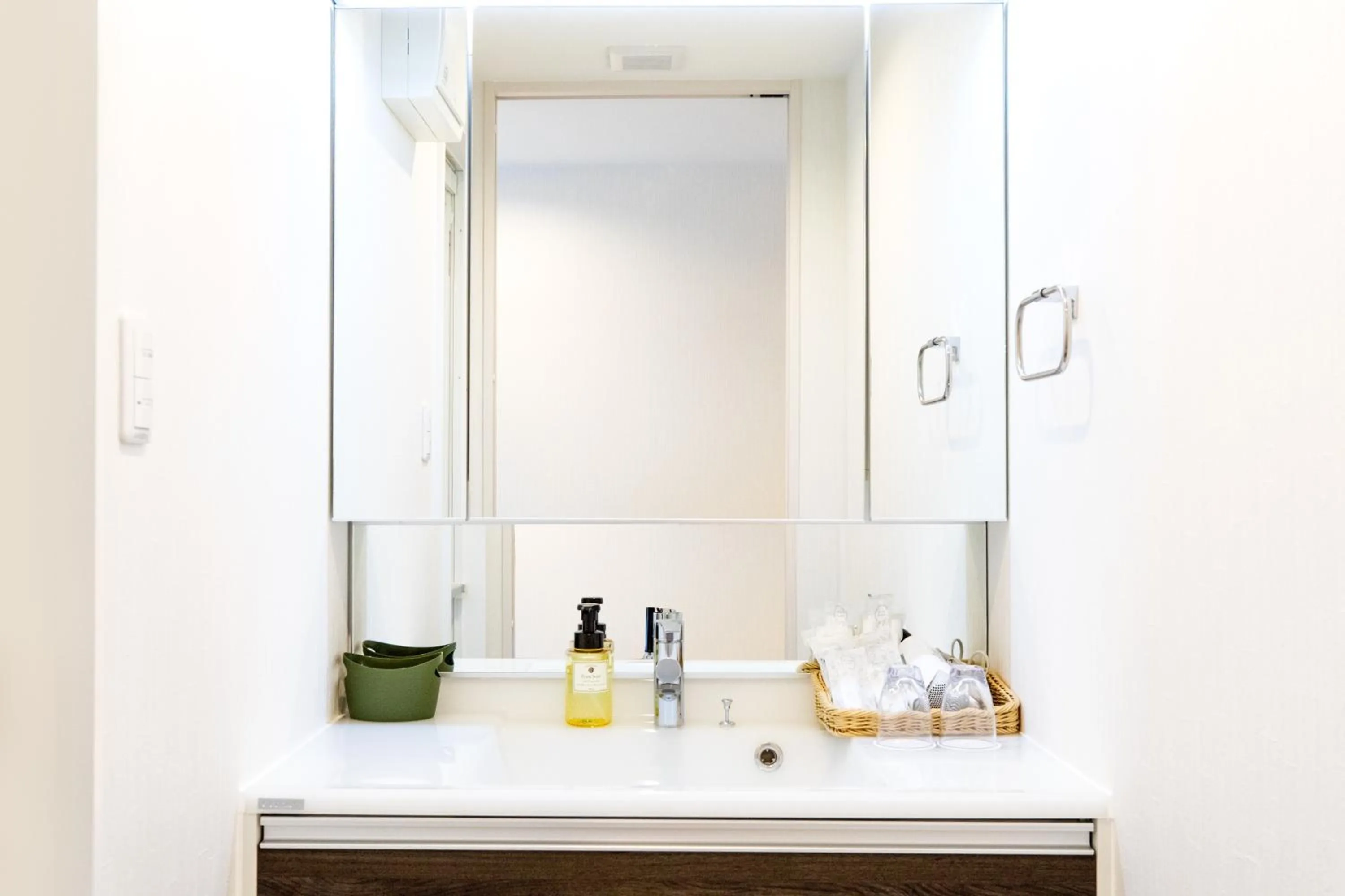 Photo of the whole room in Cococious Monpa