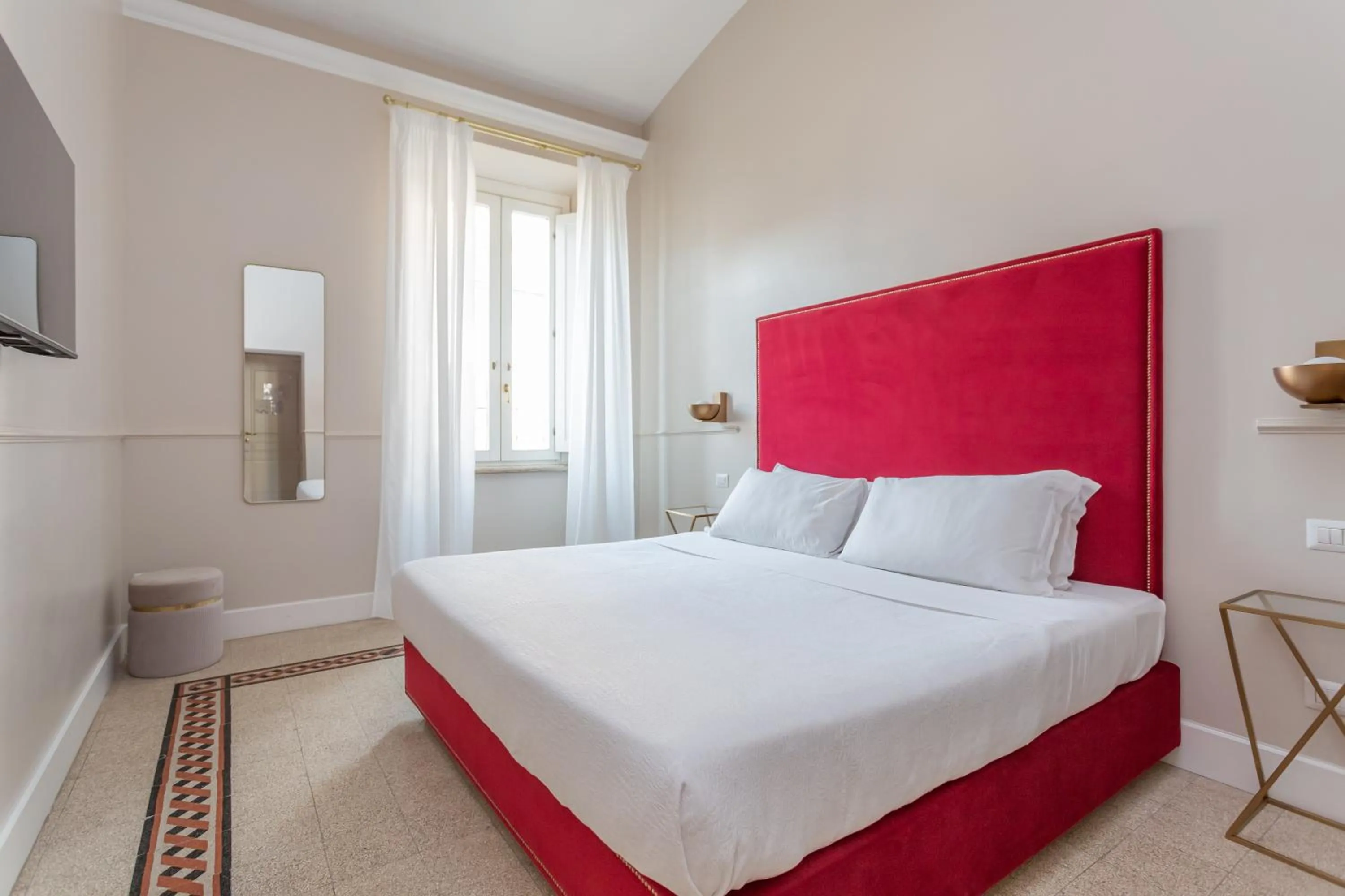 Photo of the whole room, Bed in Daplace - La Mongolfiera Rooms in Navona