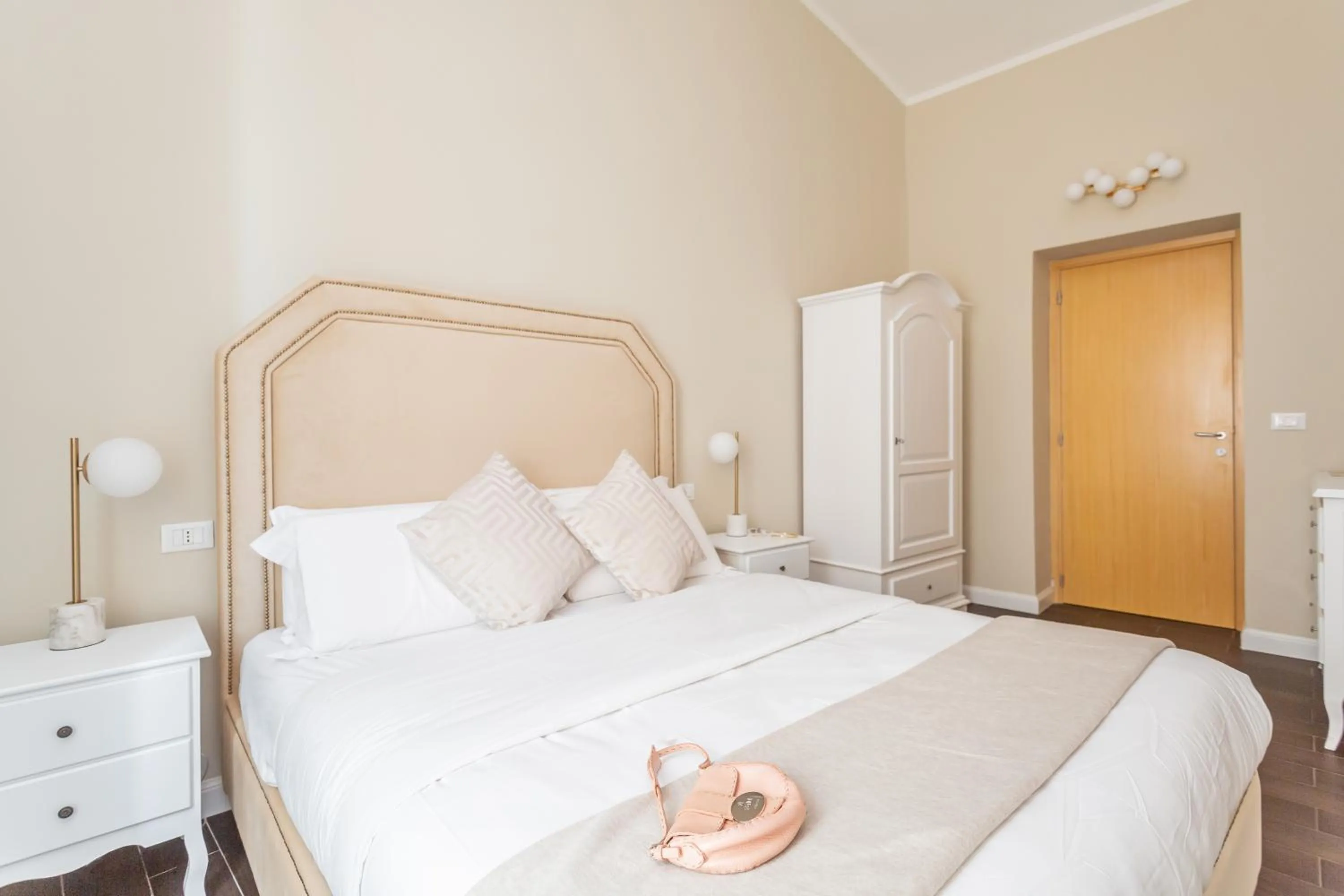 Bedroom, Bed in Daplace - La Mongolfiera Rooms in Navona