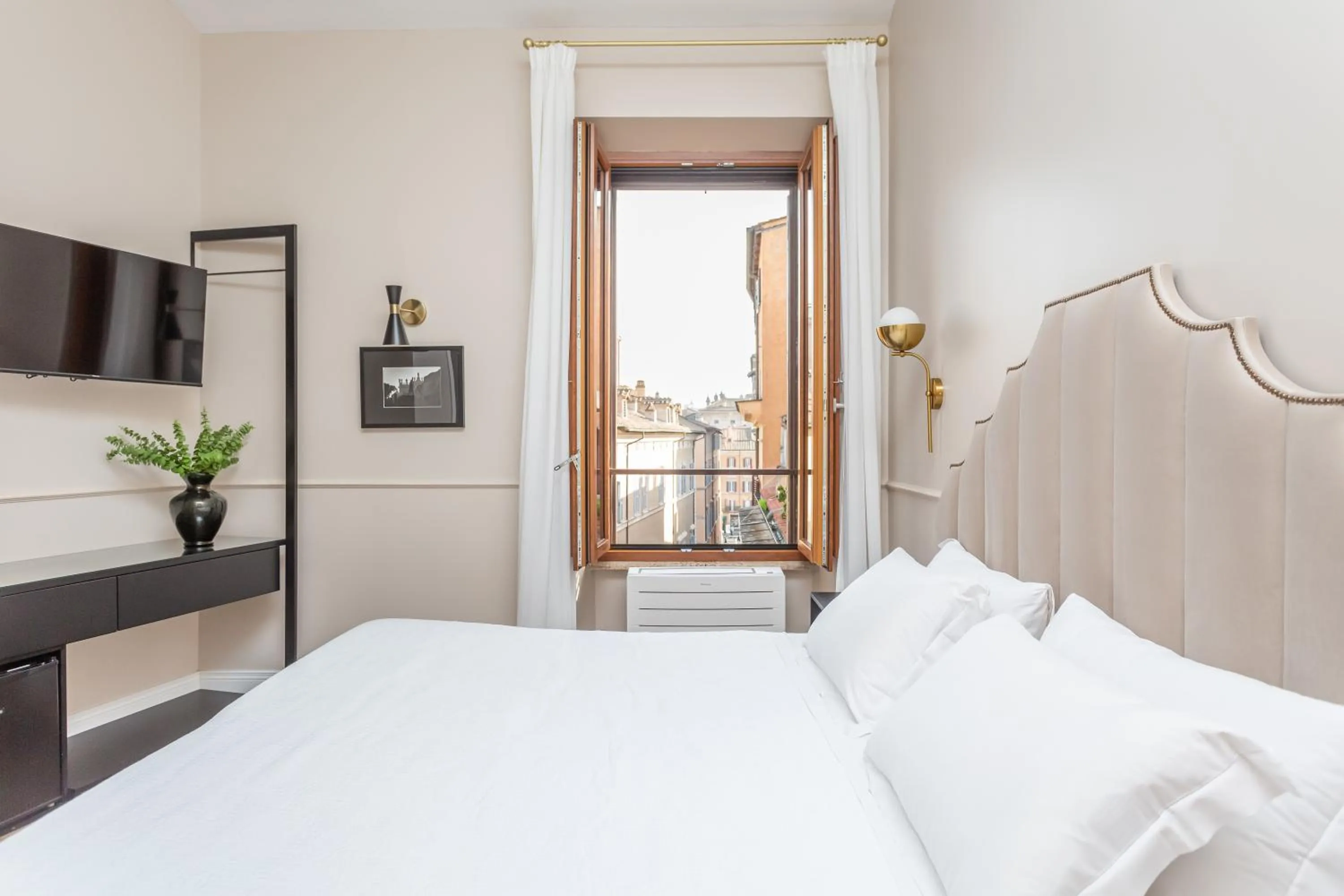 Bedroom, Bed in Daplace - La Mongolfiera Rooms in Navona