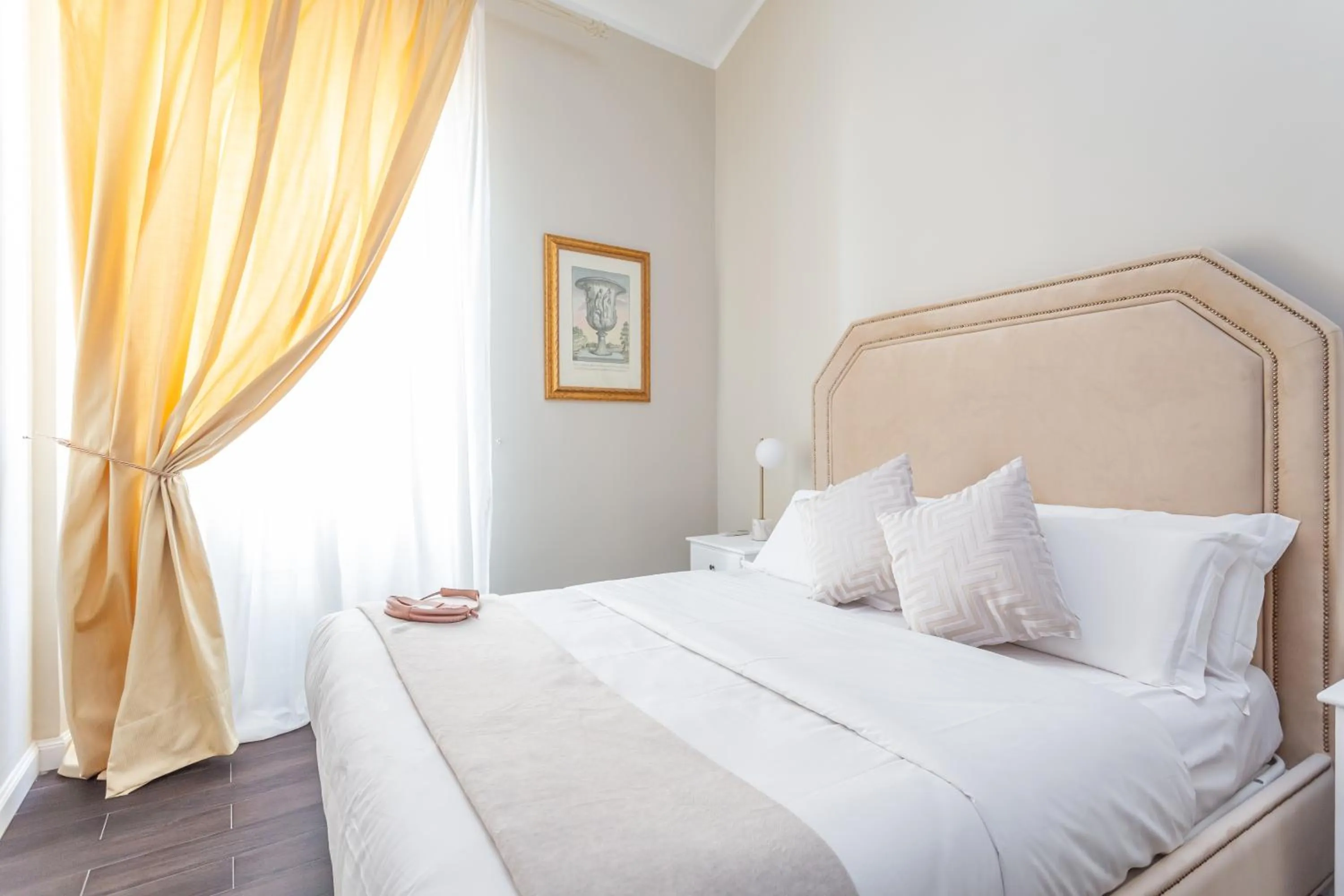 Bedroom, Bed in Daplace - La Mongolfiera Rooms in Navona